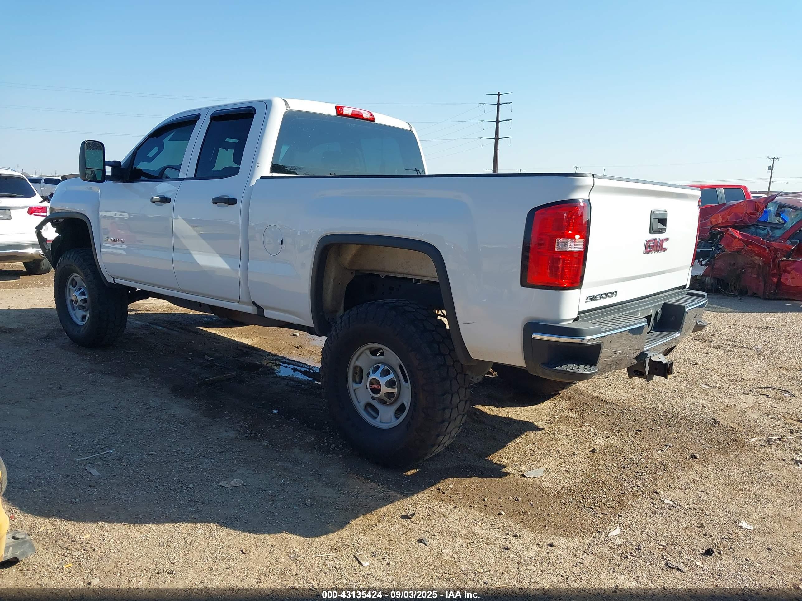 GMC SIERRA image 3
