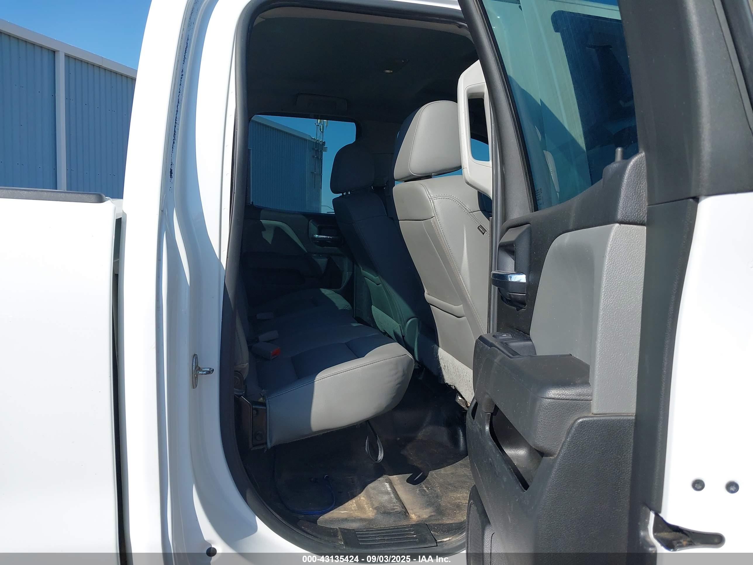 GMC SIERRA image 8