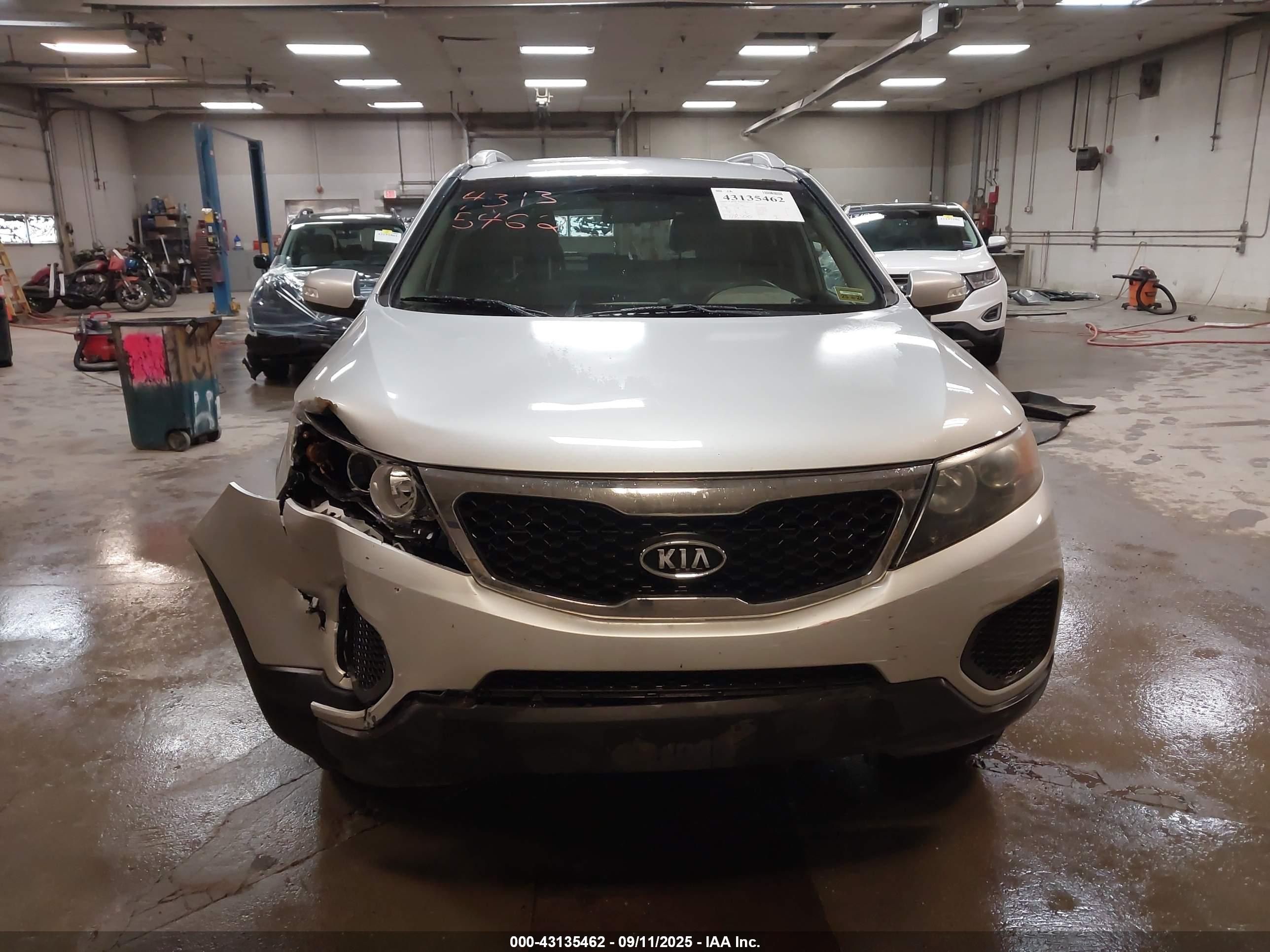 KIA SORENTO image 6