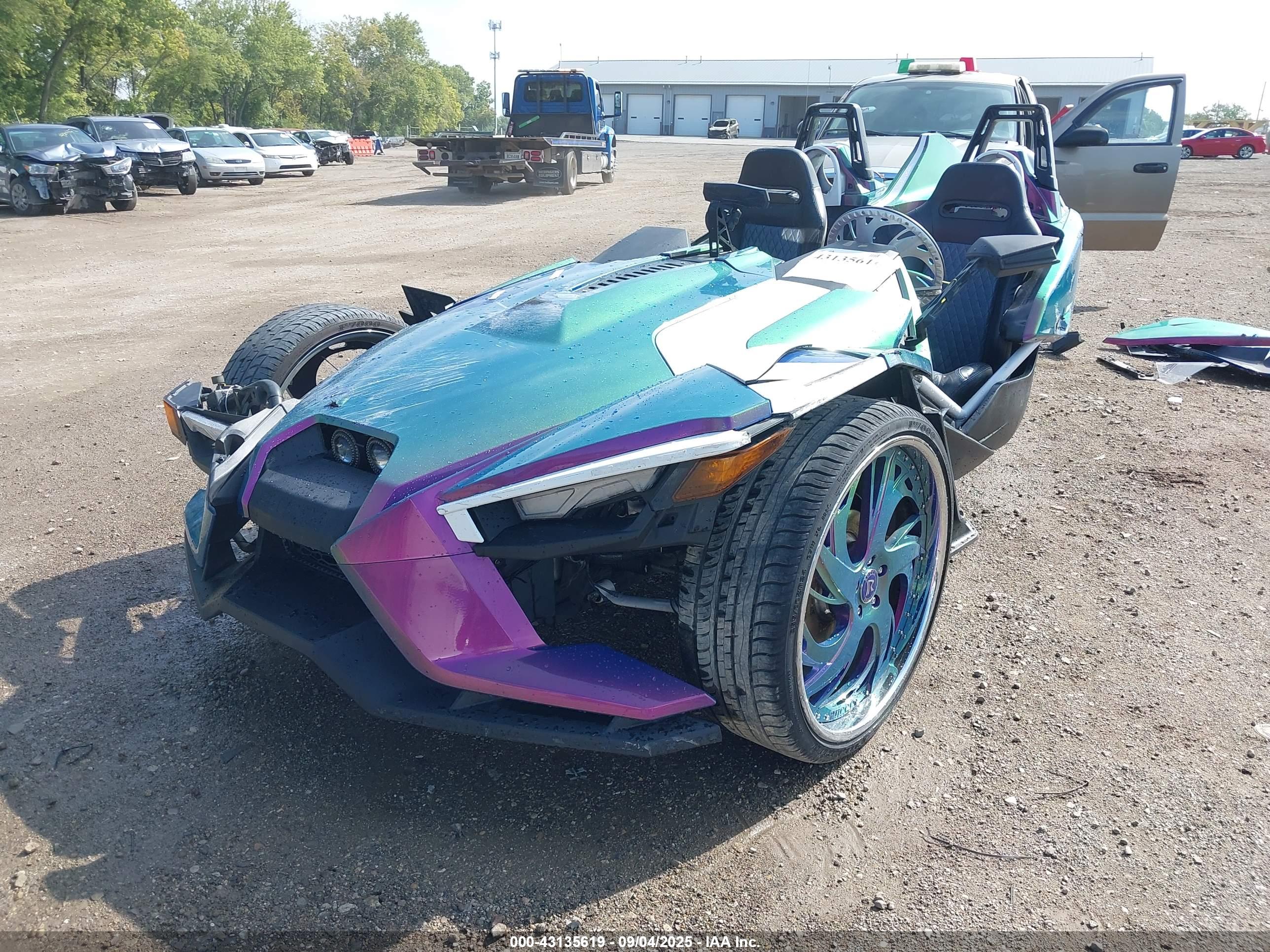 POLARIS SLINGSHOT image 2