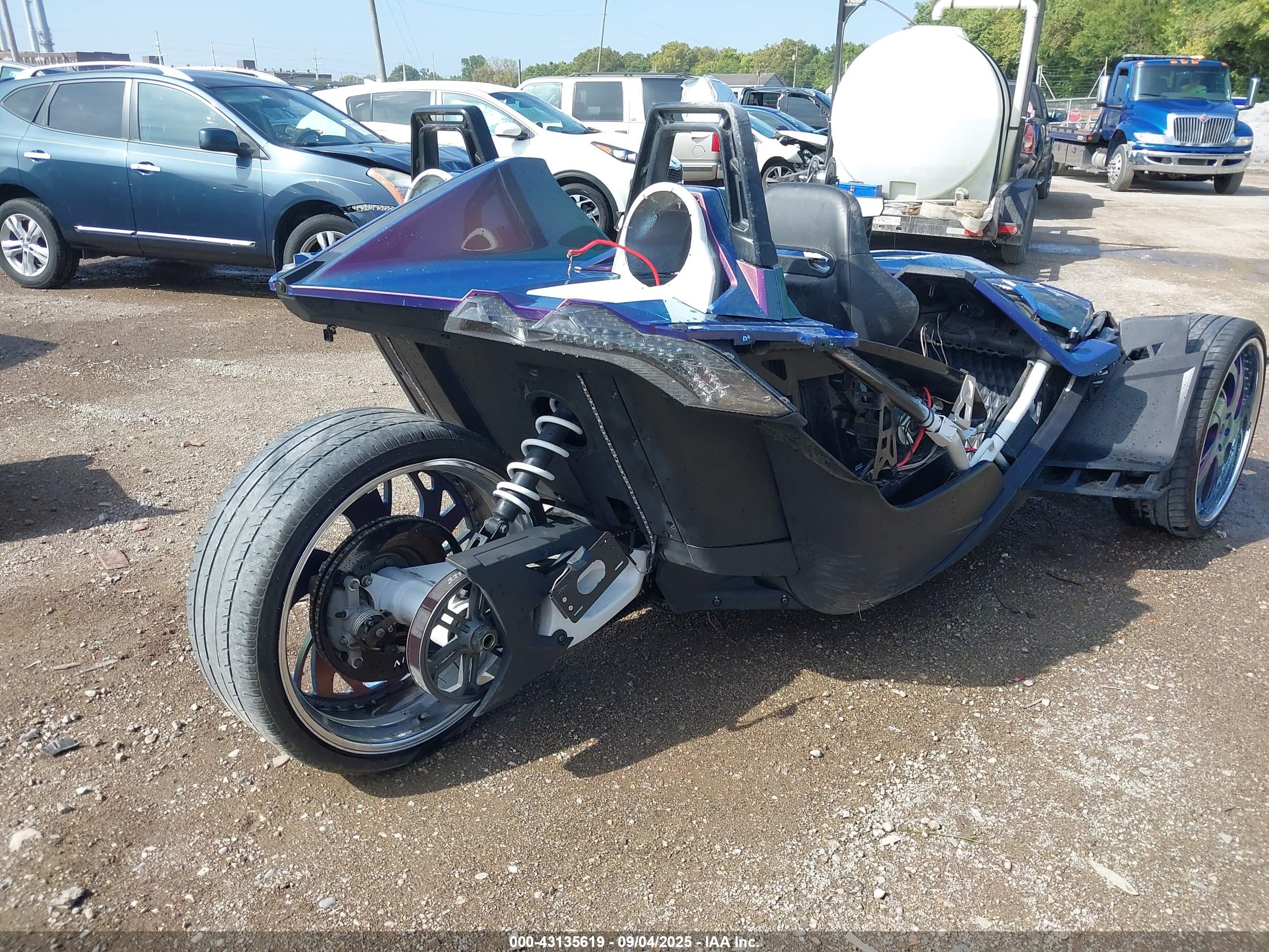 POLARIS SLINGSHOT image 4