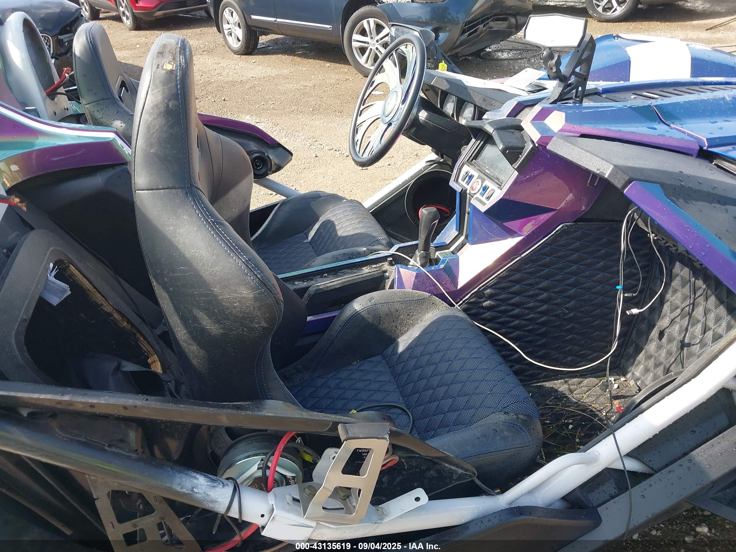 POLARIS SLINGSHOT image 5