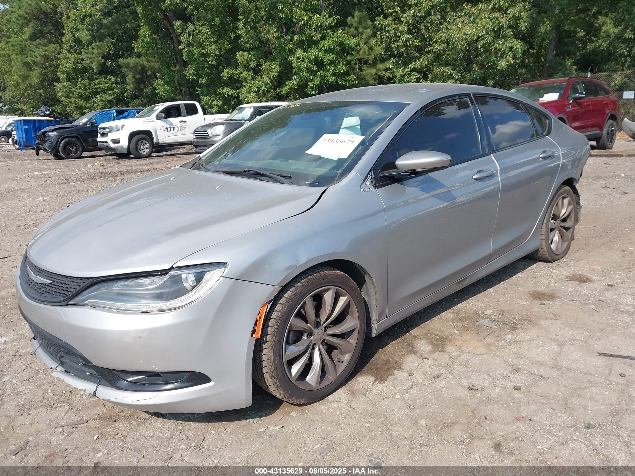 CHRYSLER 200 image 2