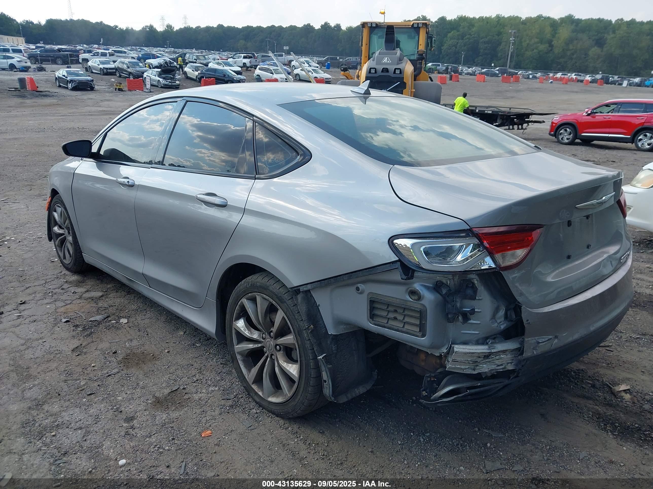 CHRYSLER 200 image 3