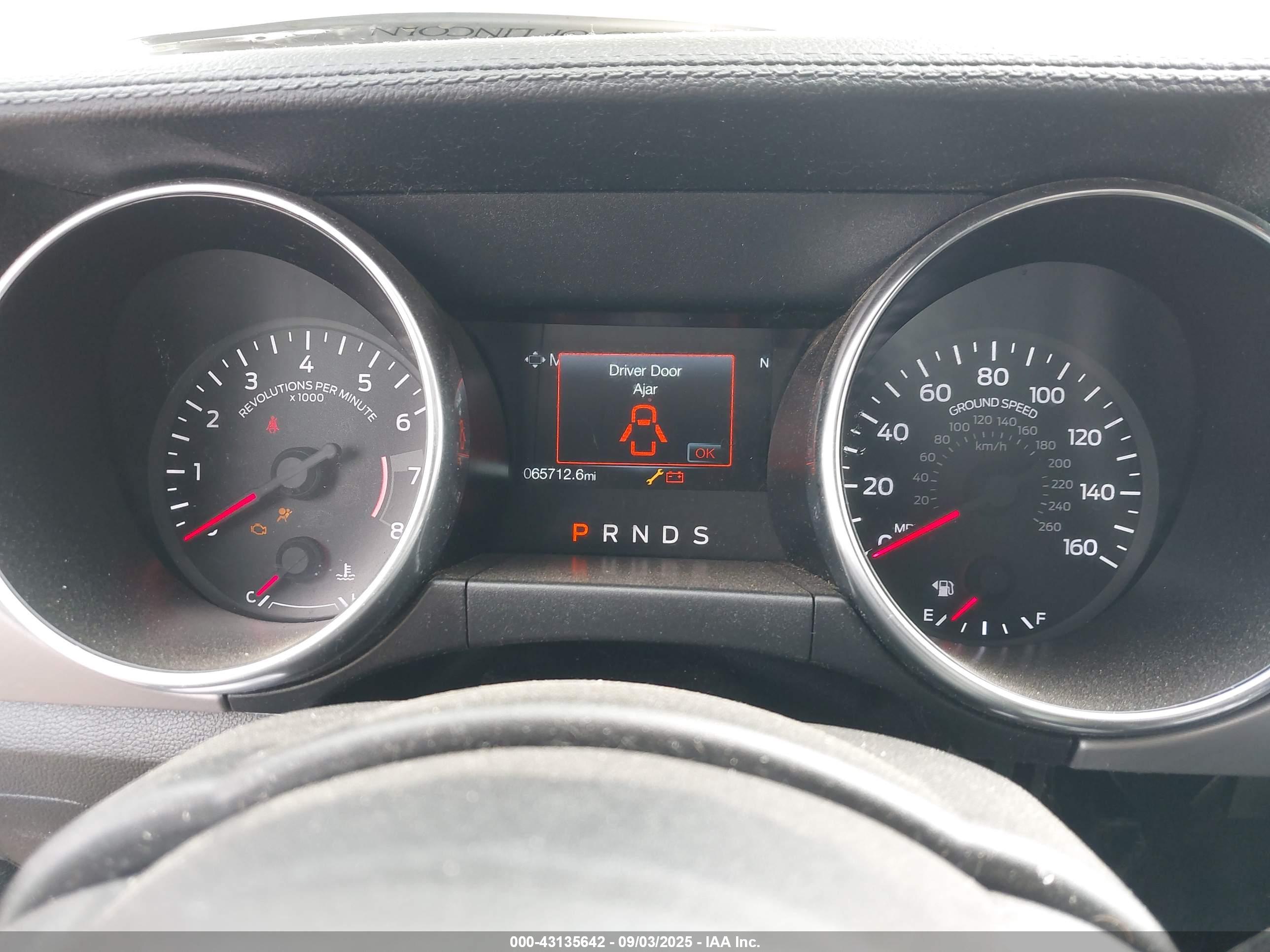 FORD MUSTANG image 7
