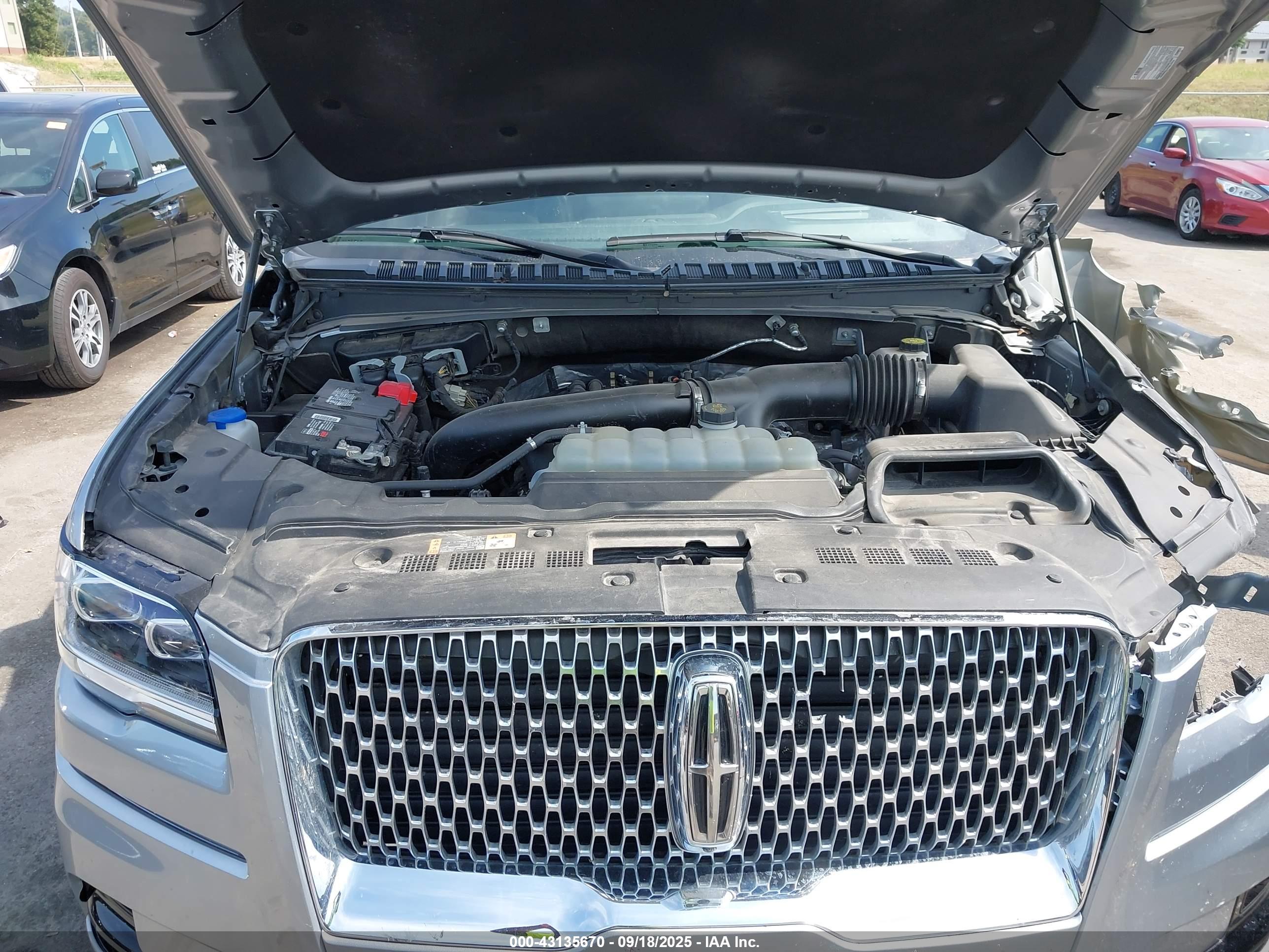 LINCOLN NAVIGATOR image 10