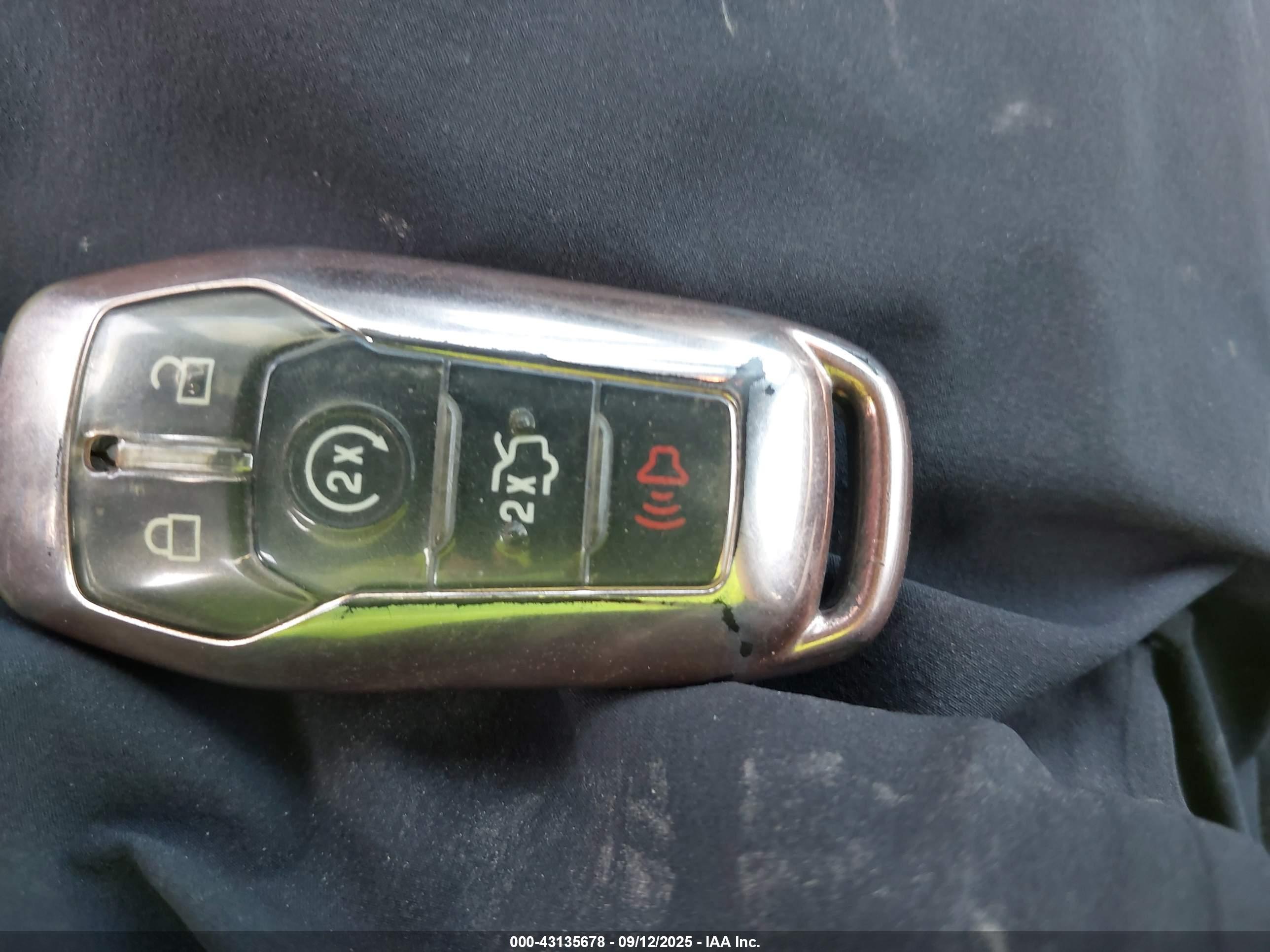 FORD EXPLORER image 11