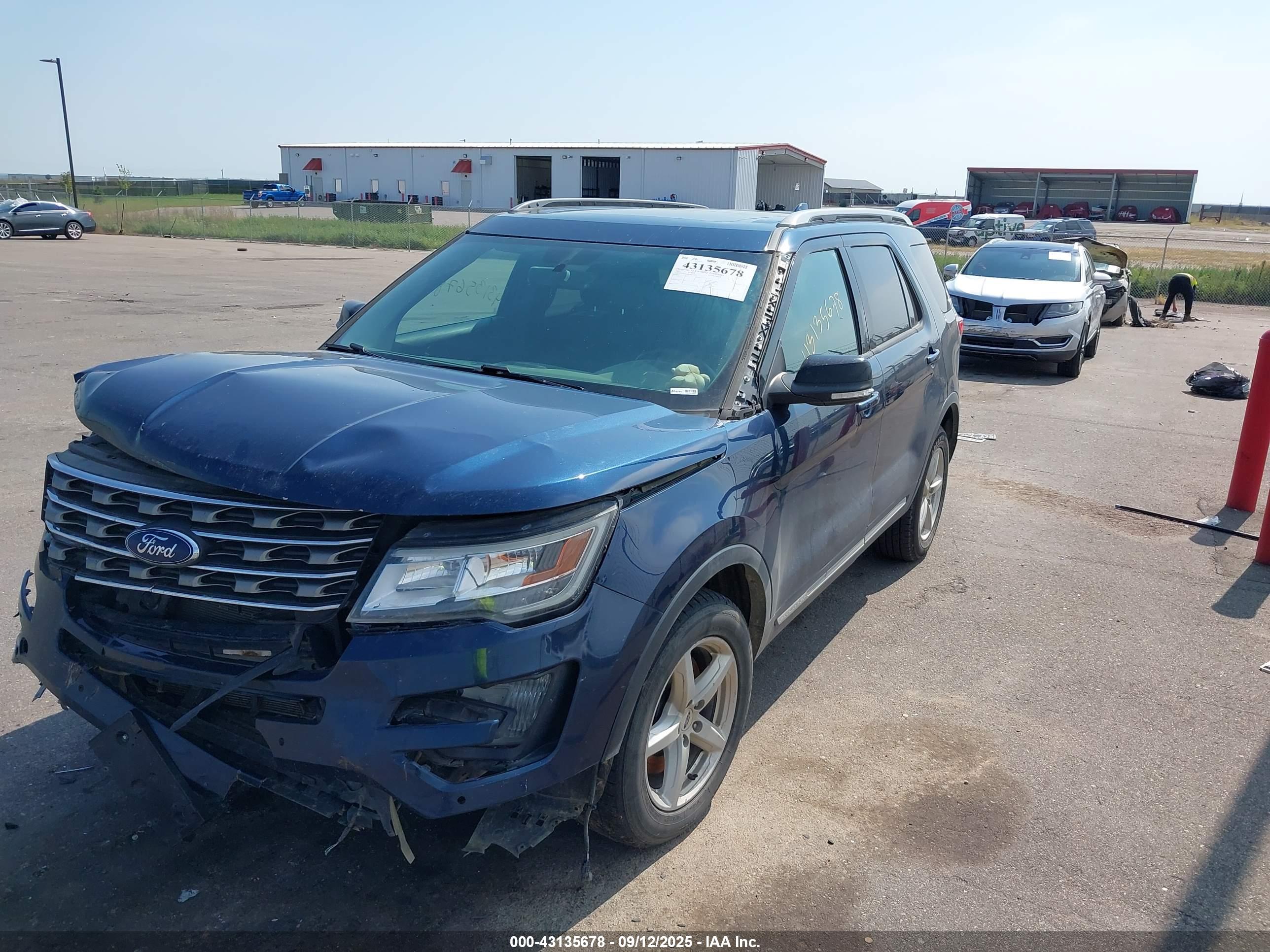 FORD EXPLORER image 2