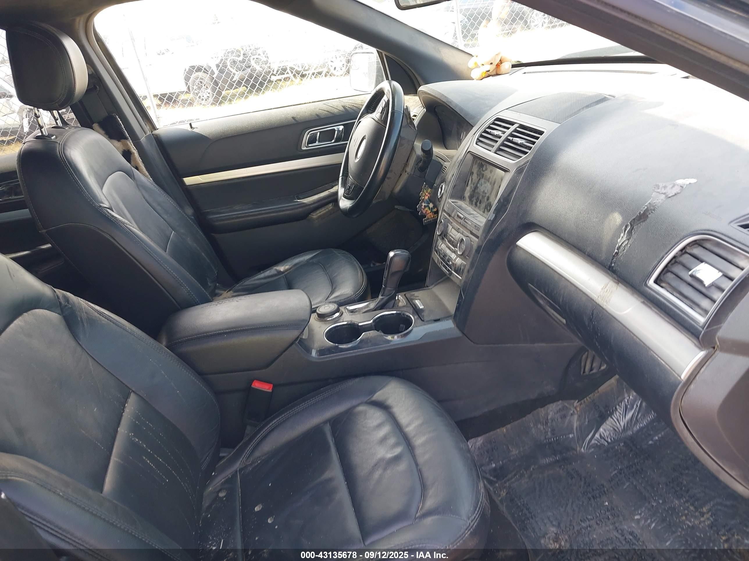 FORD EXPLORER image 5