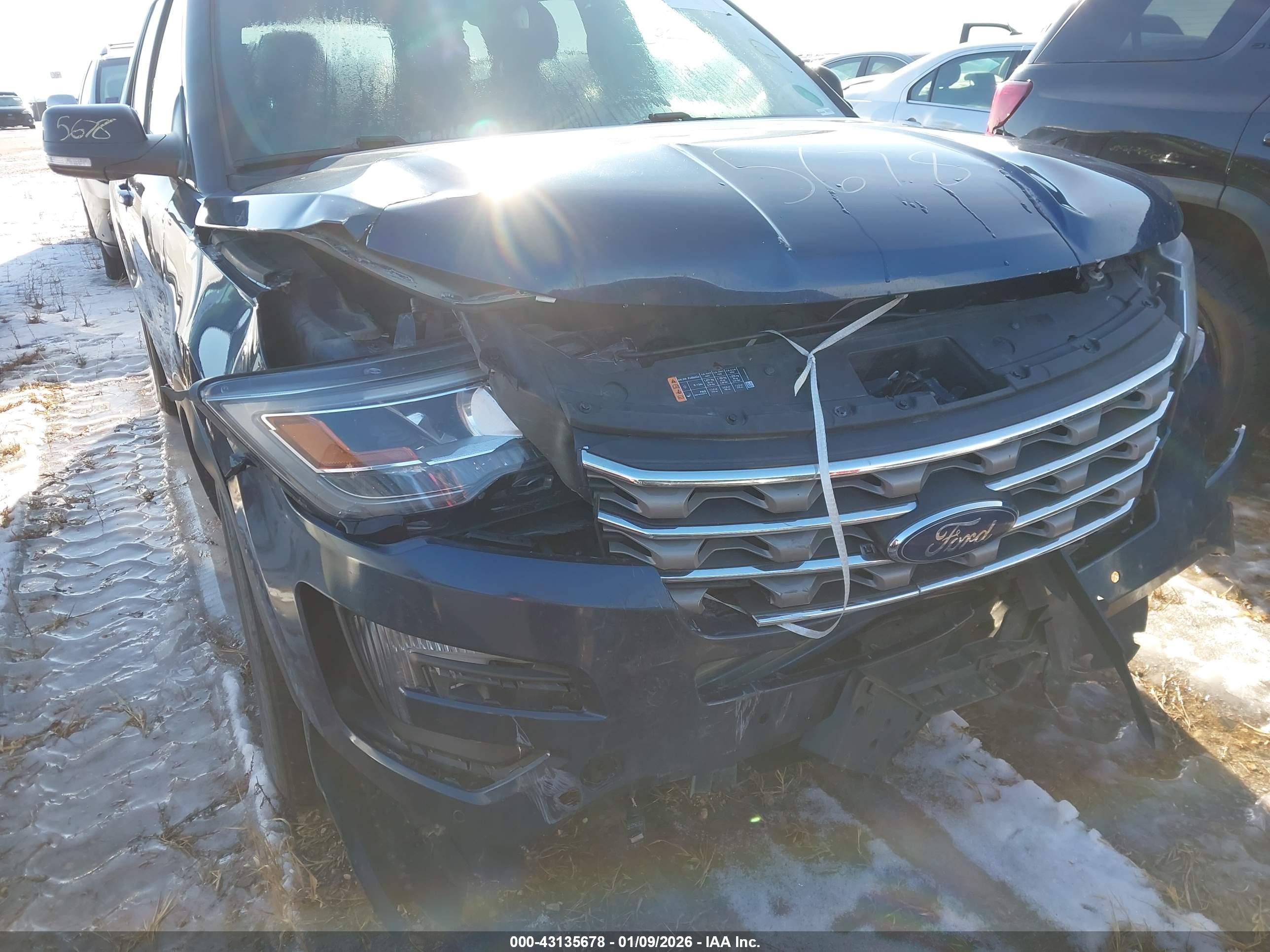 FORD EXPLORER image 6