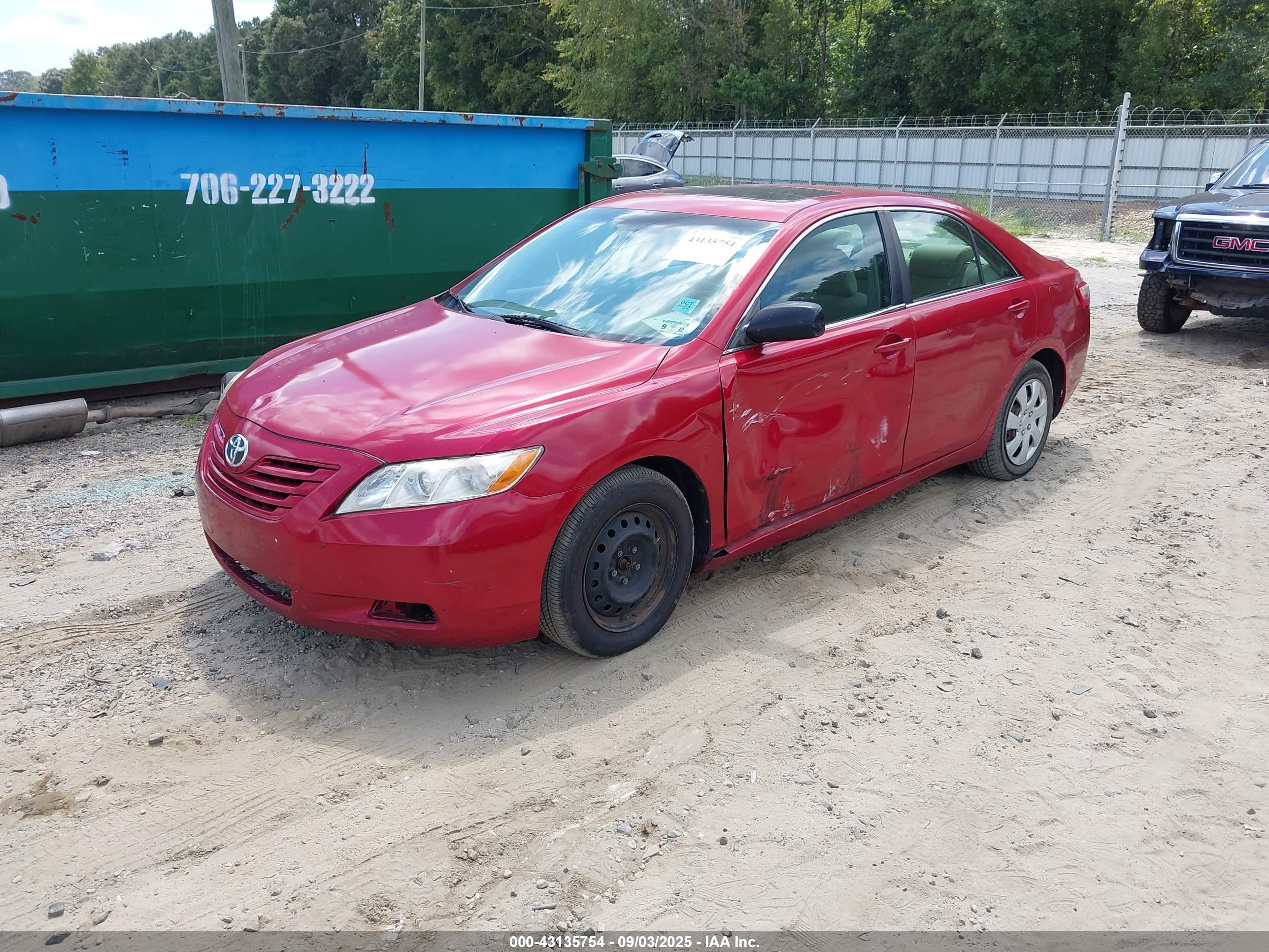 TOYOTA CAMRY image 2