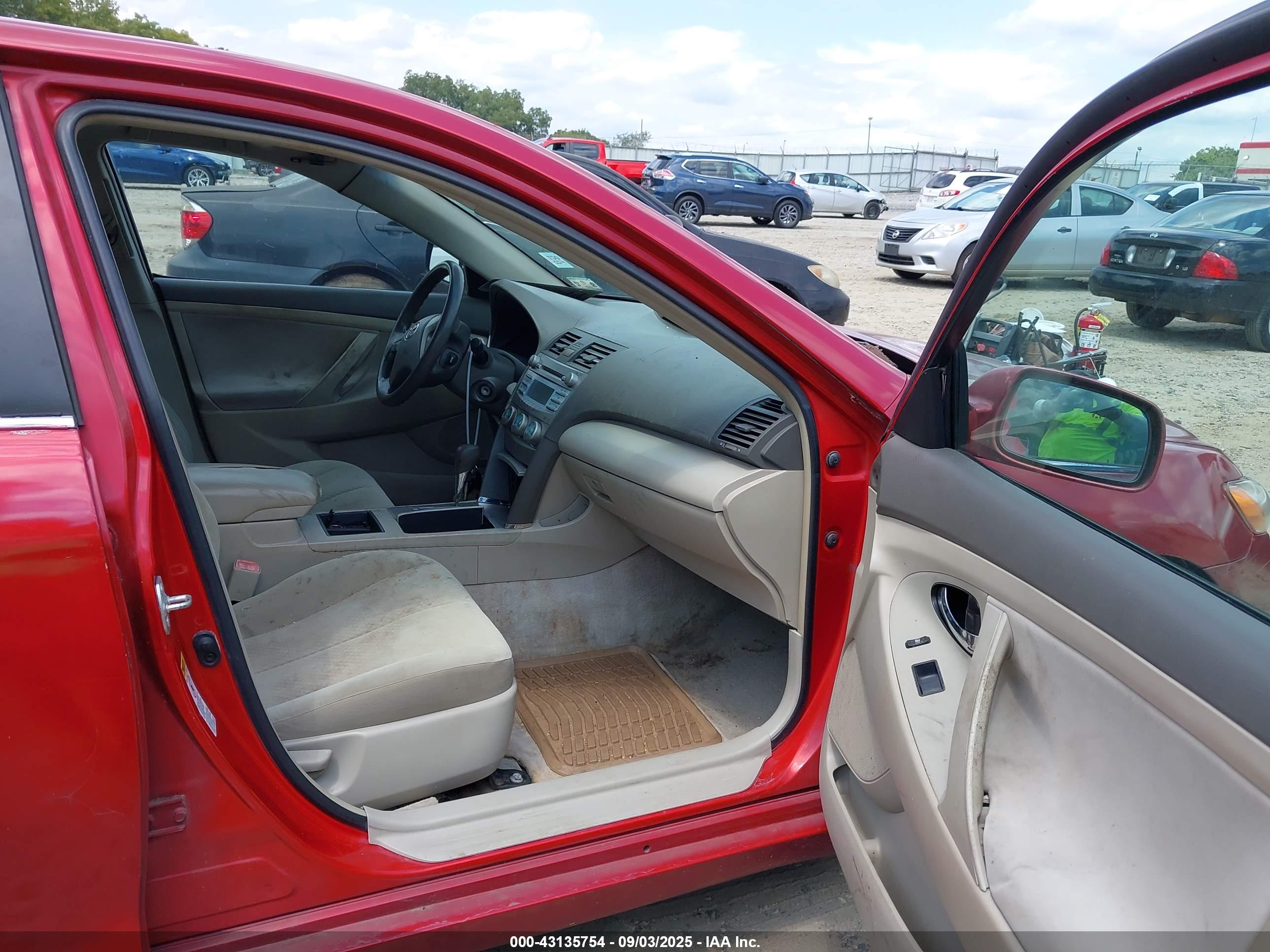 TOYOTA CAMRY image 5