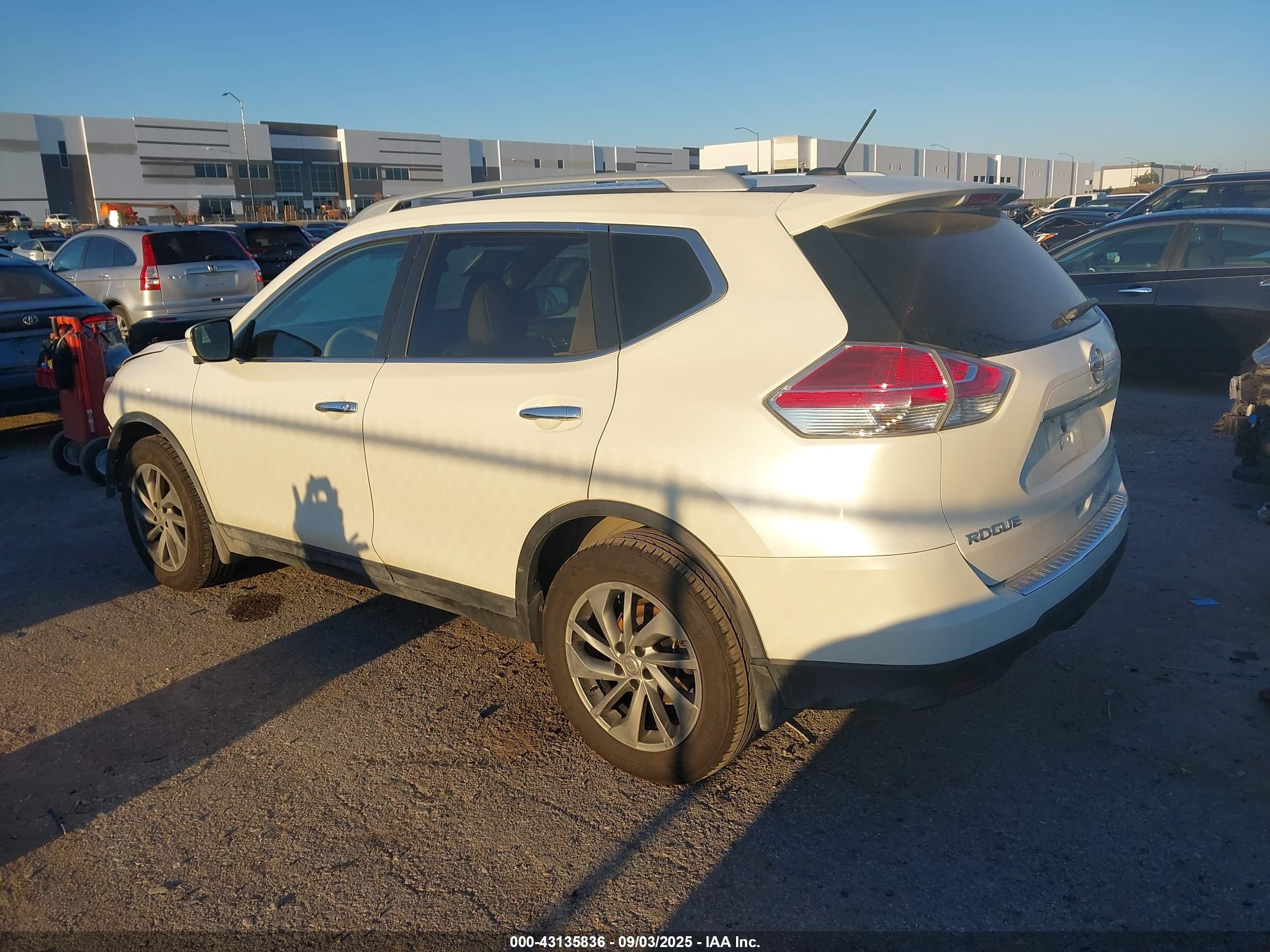 NISSAN ROGUE image 3