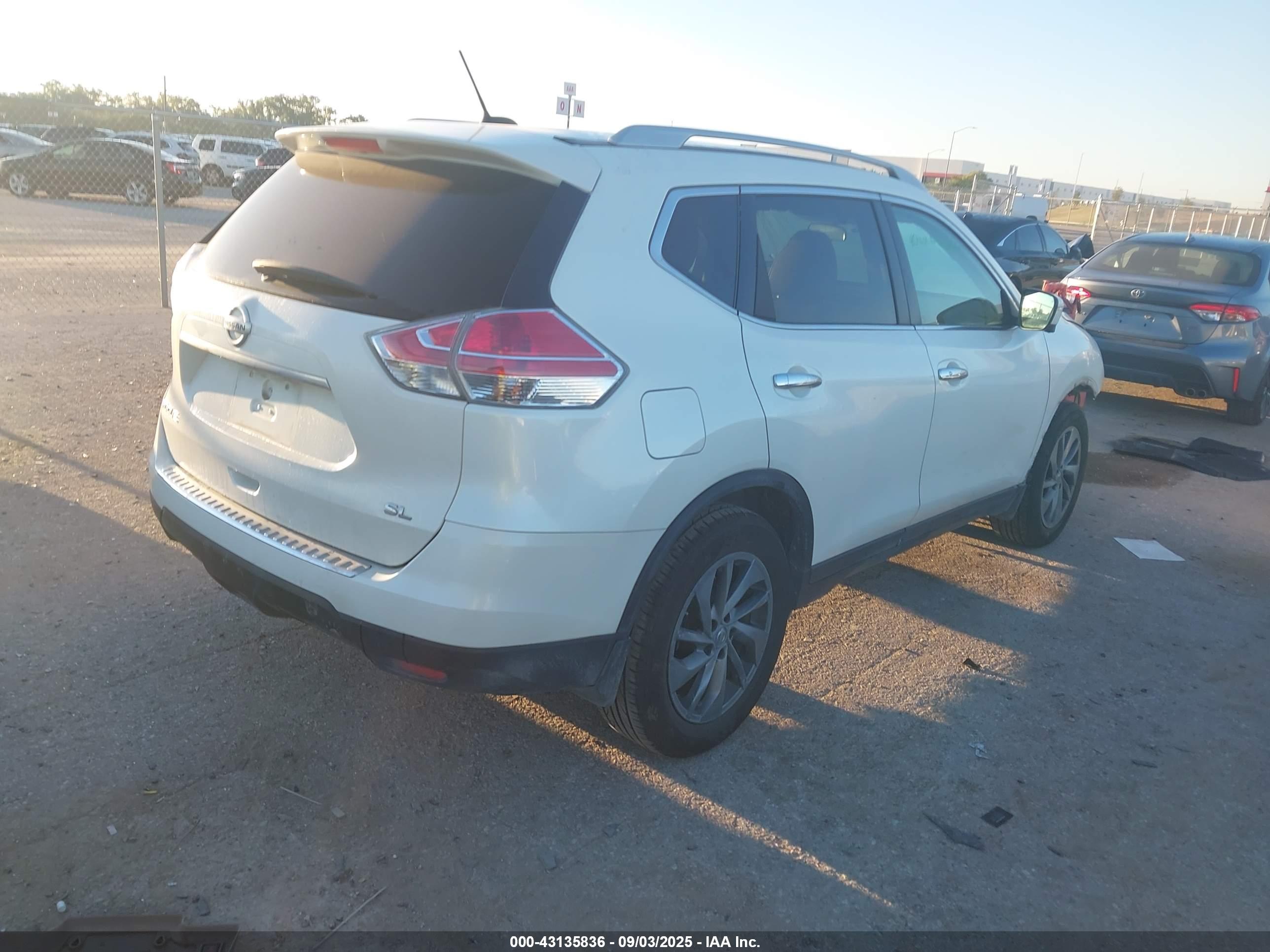 NISSAN ROGUE image 4