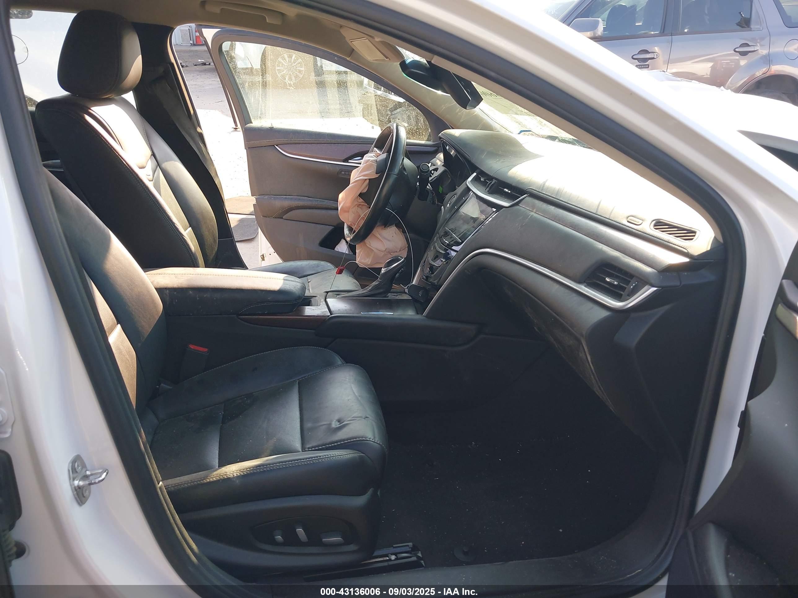 CADILLAC XTS image 5