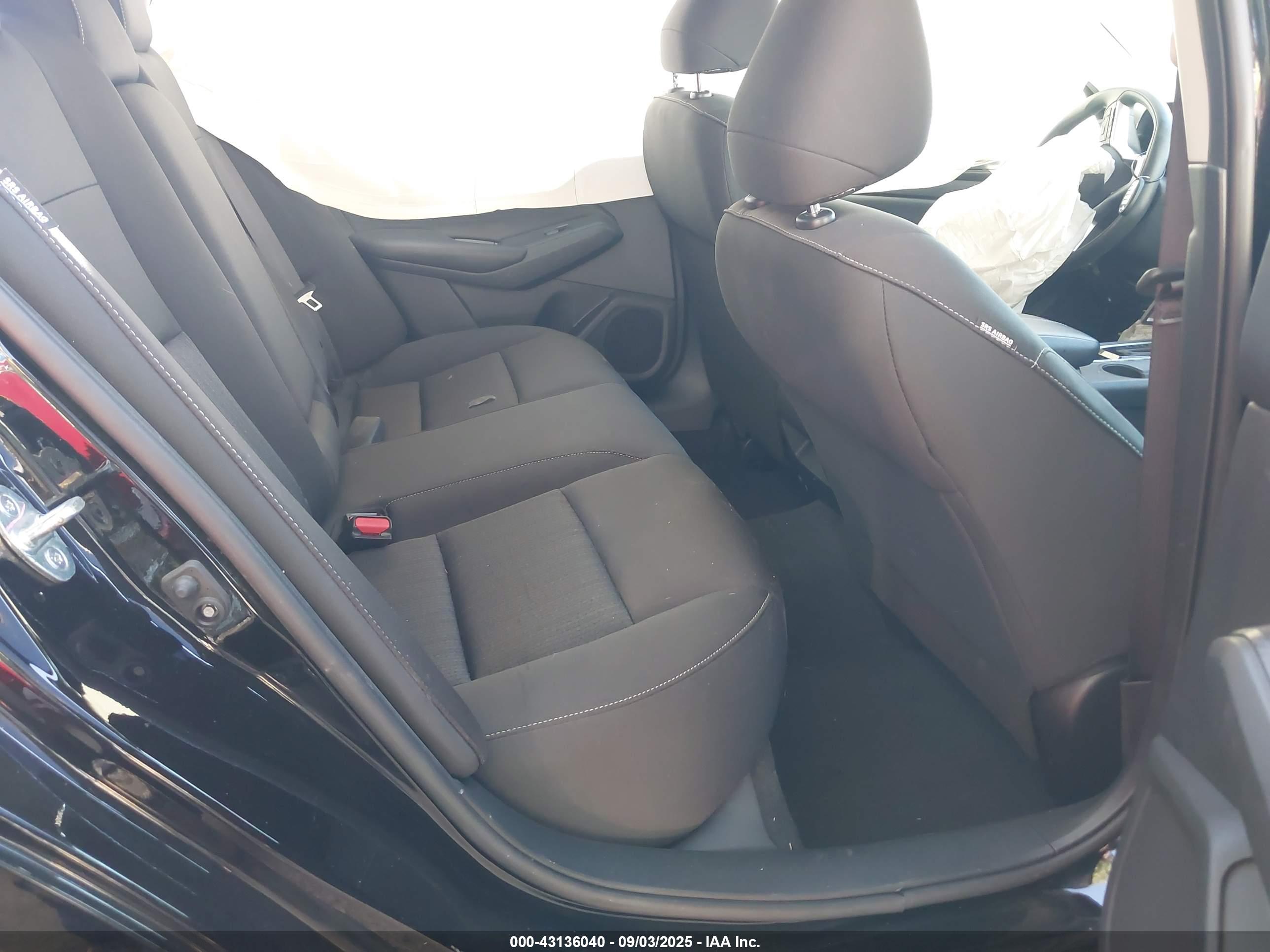 NISSAN ALTIMA image 8