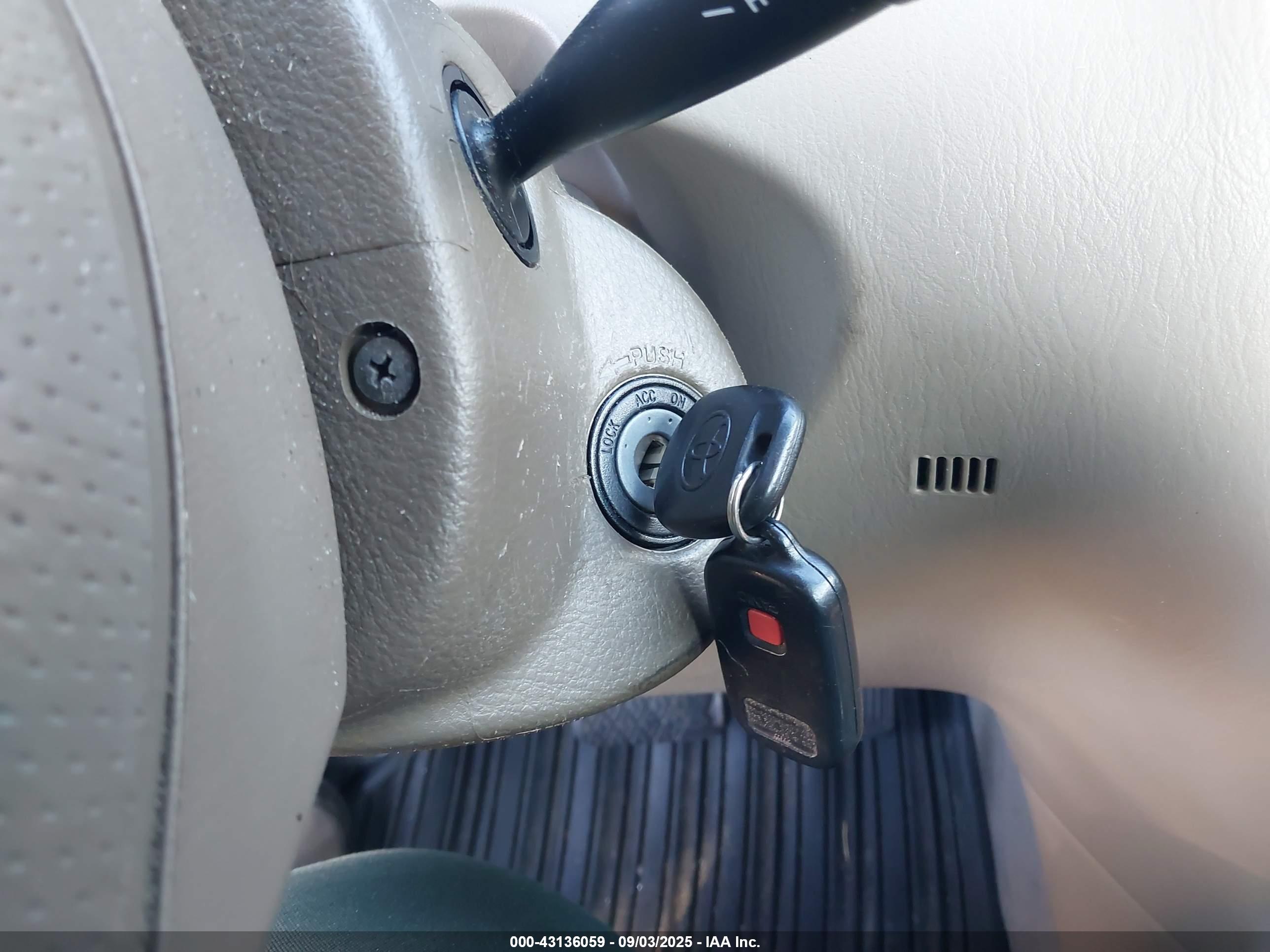 TOYOTA COROLLA image 11