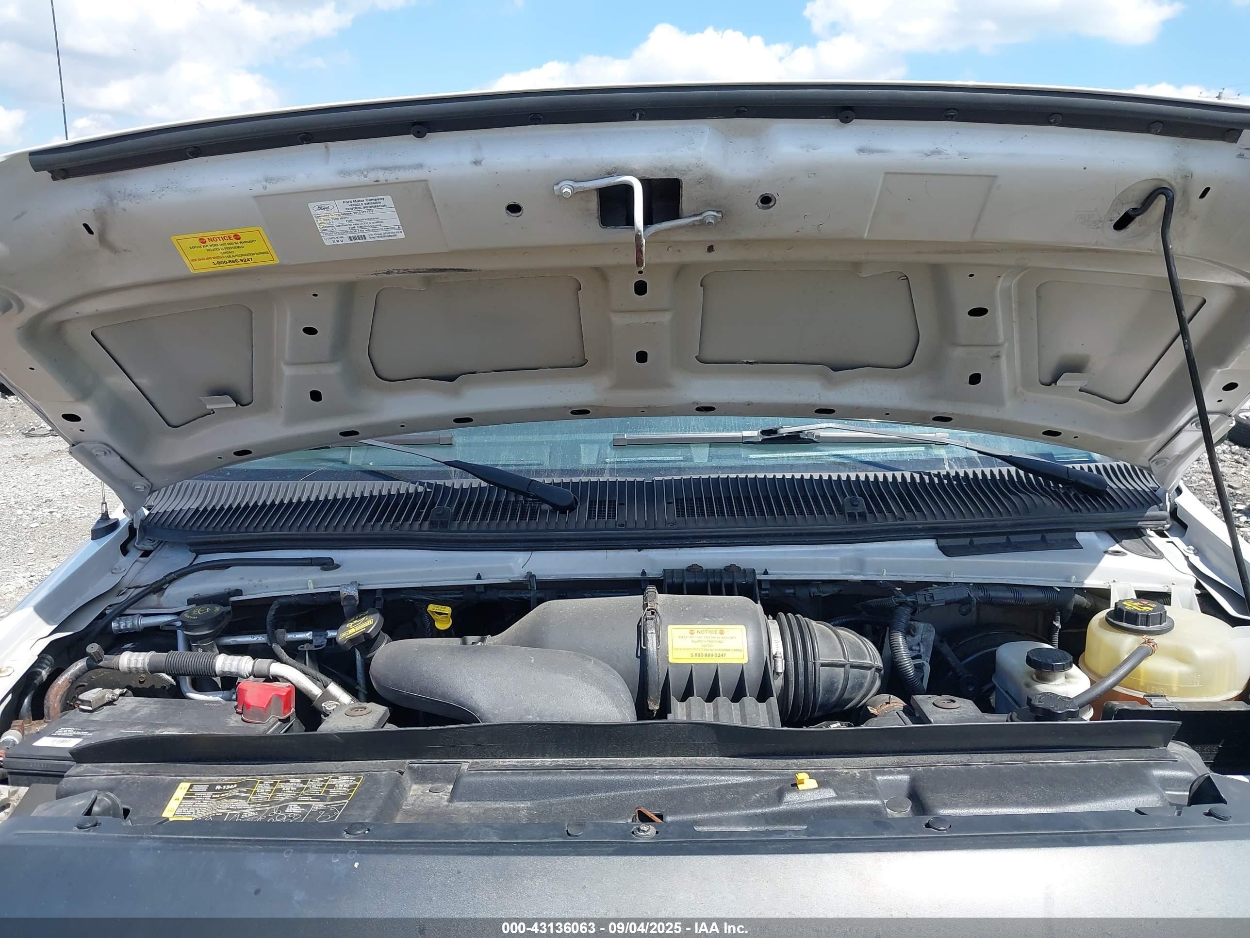 FORD E-150 image 10