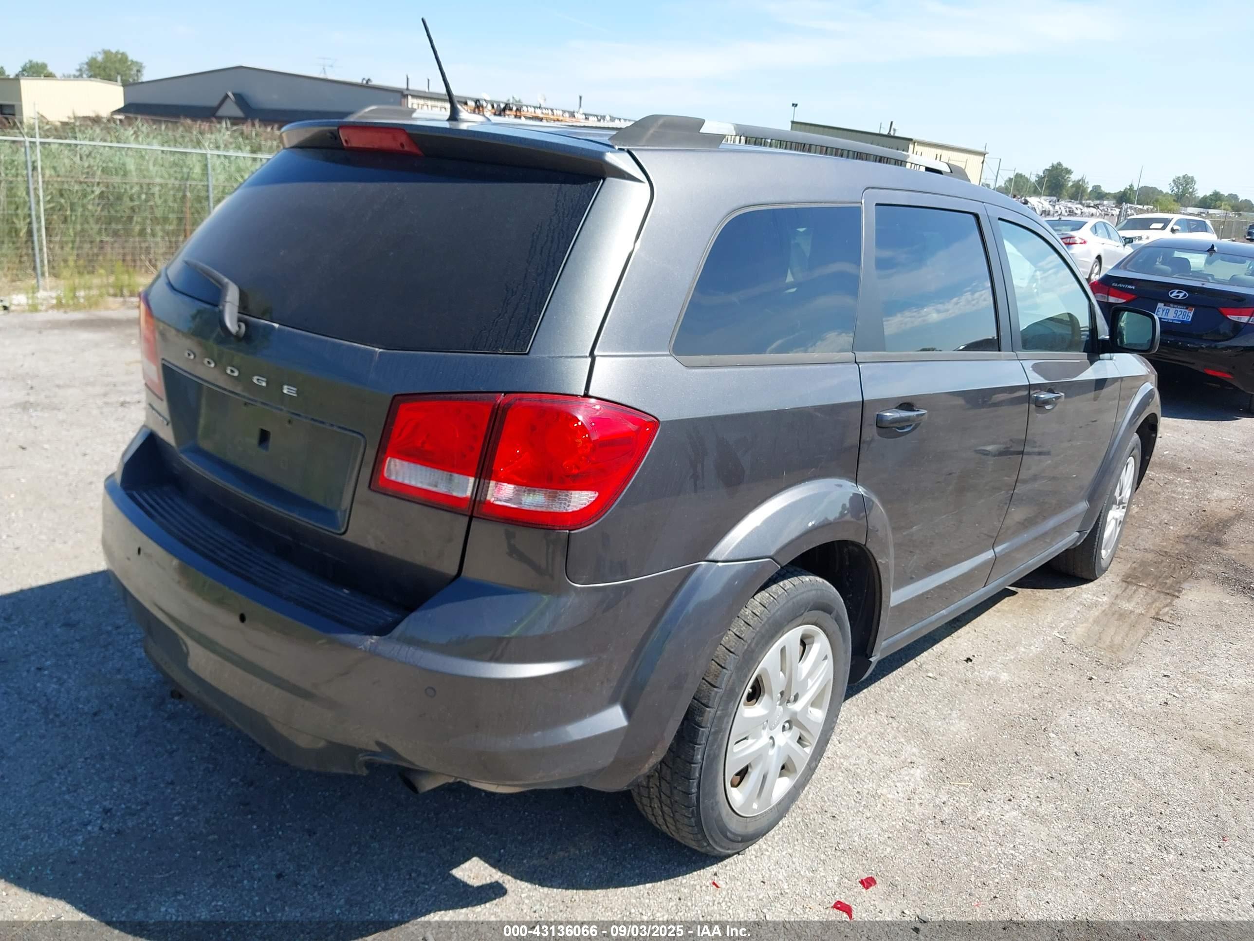 DODGE JOURNEY image 4