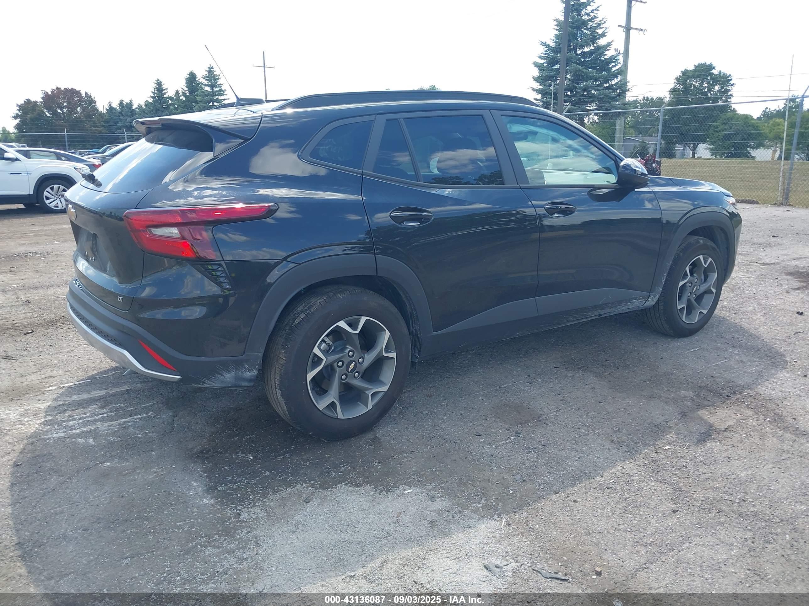 CHEVROLET TRAX image 4