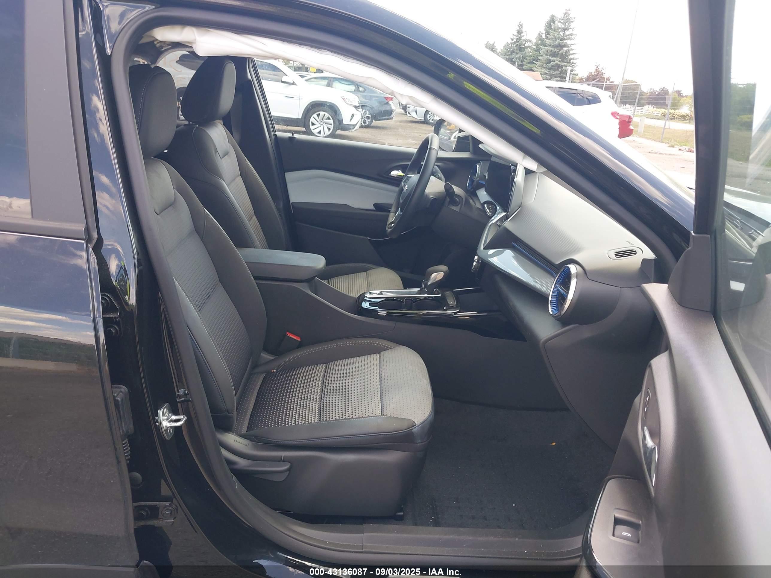 CHEVROLET TRAX image 5