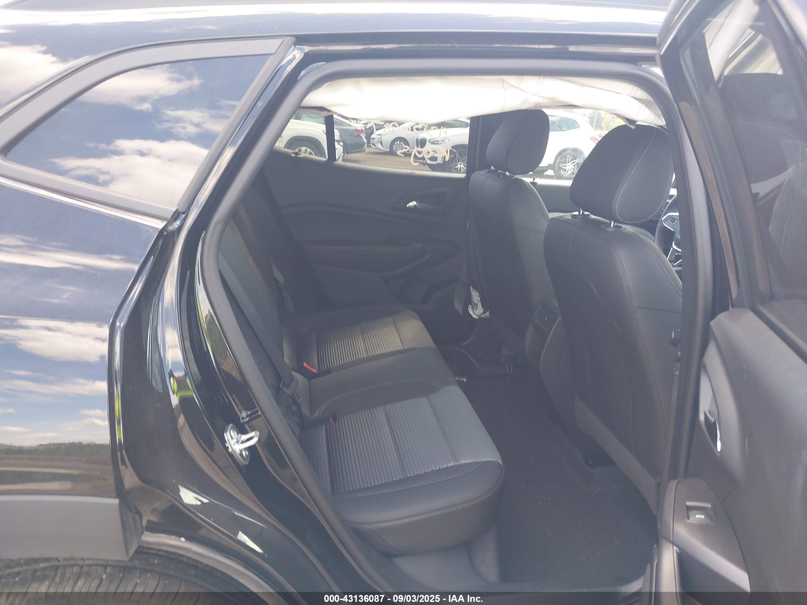 CHEVROLET TRAX image 8