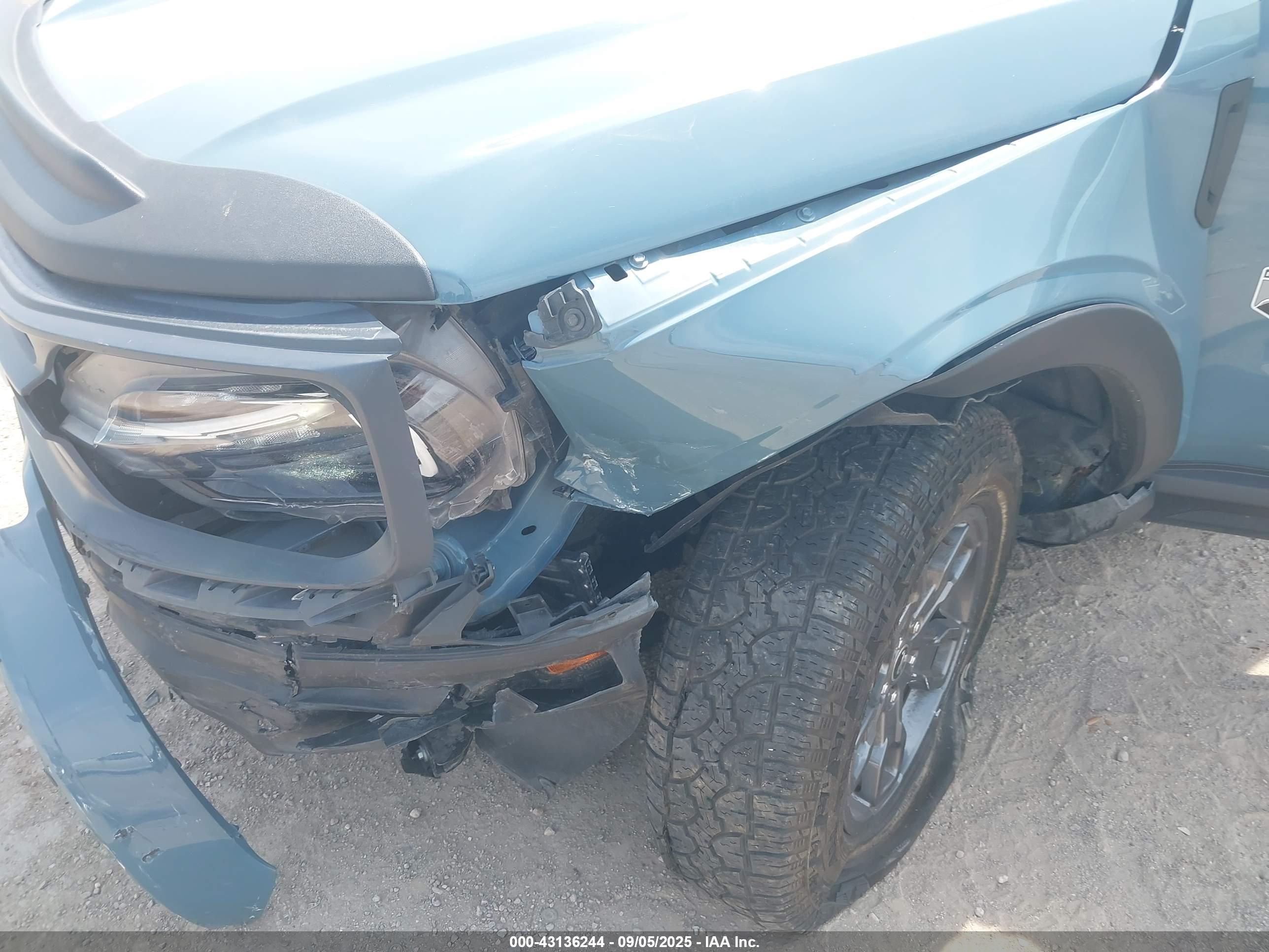 FORD BRONCO image 6