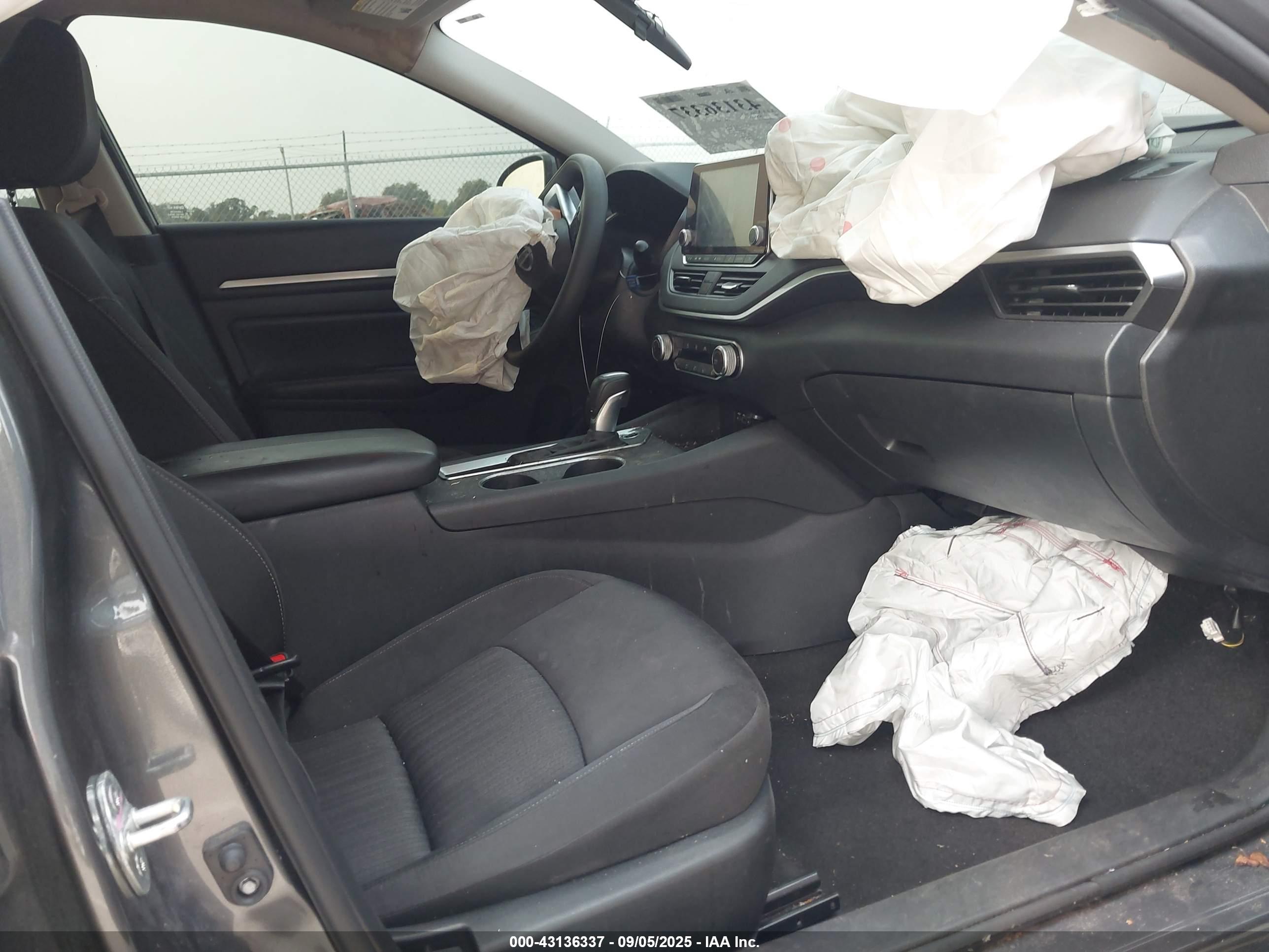 NISSAN ALTIMA image 5