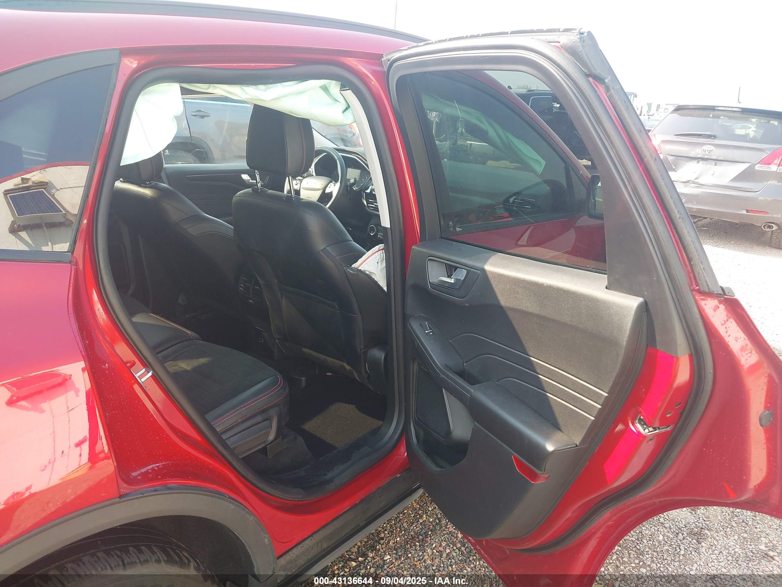 FORD ESCAPE image 8