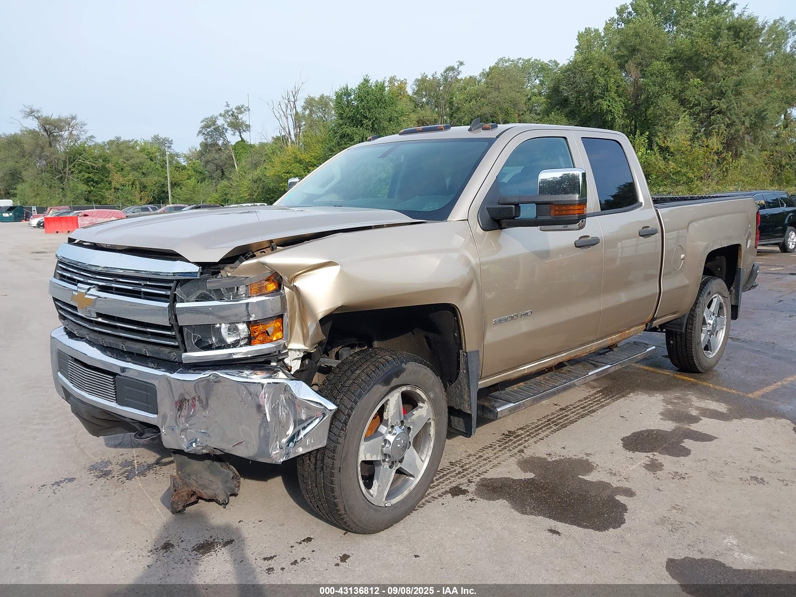 CHEVROLET SILVERADO image 2