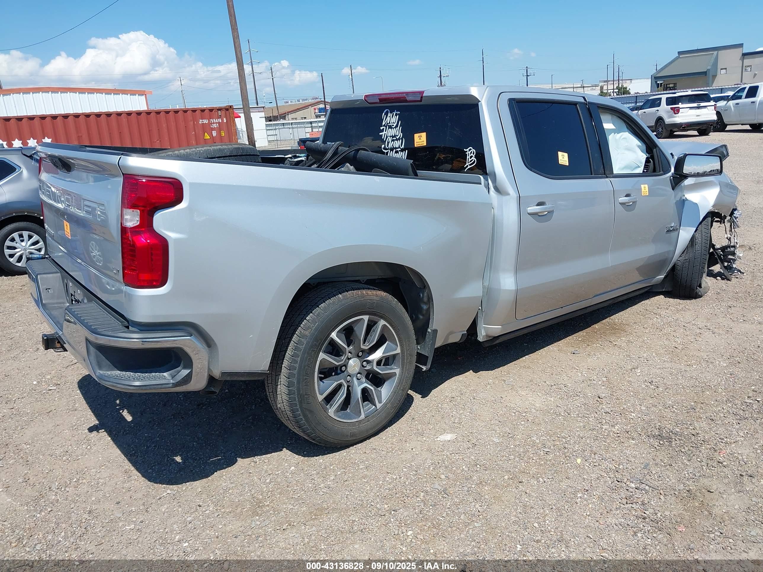 CHEVROLET SILVERADO image 4