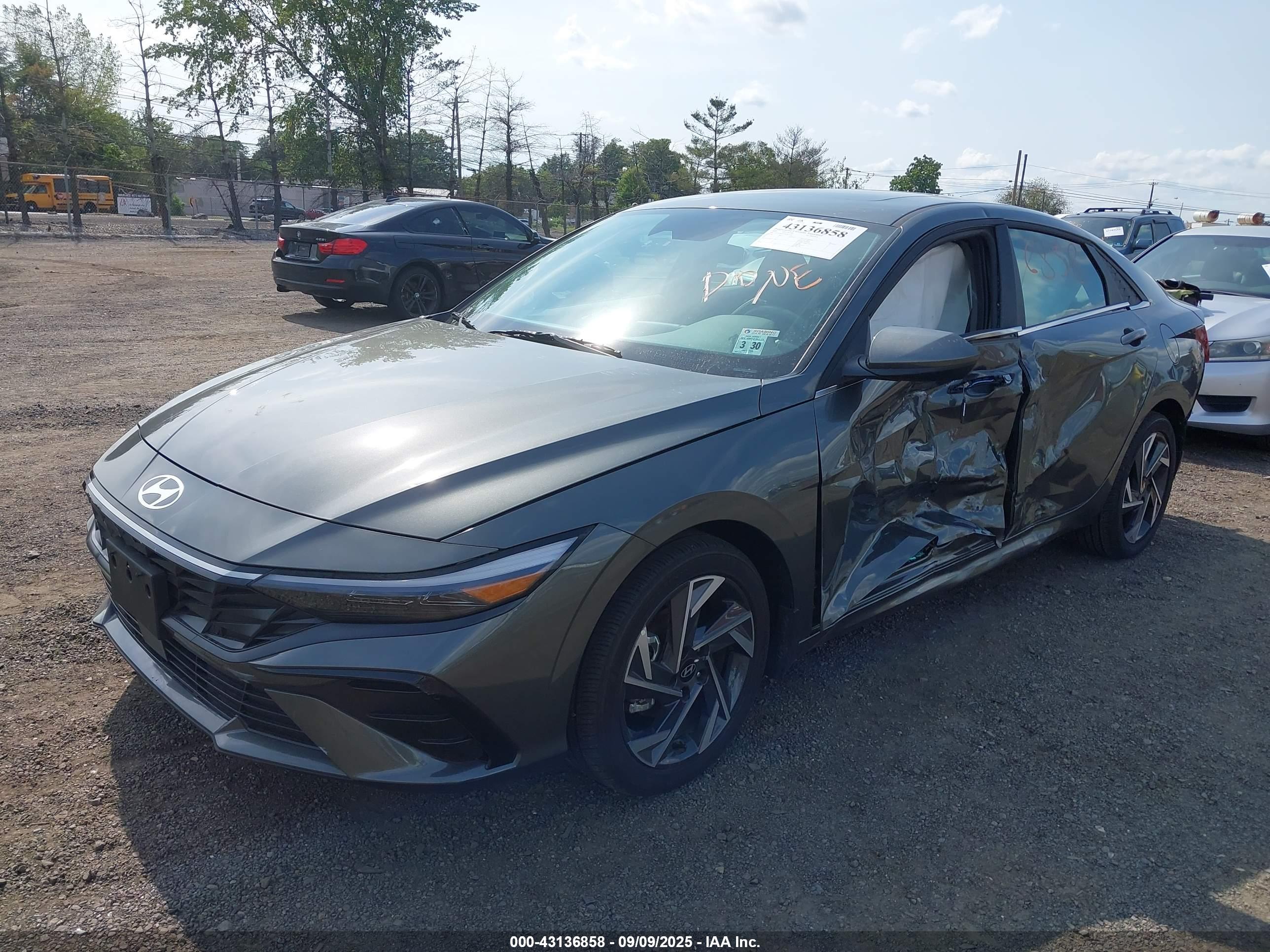 HYUNDAI ELANTRA image 2