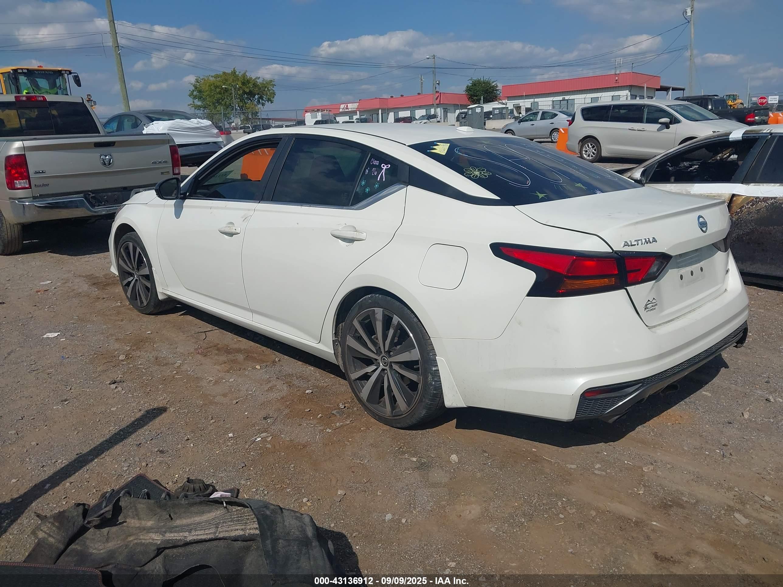 NISSAN ALTIMA image 3