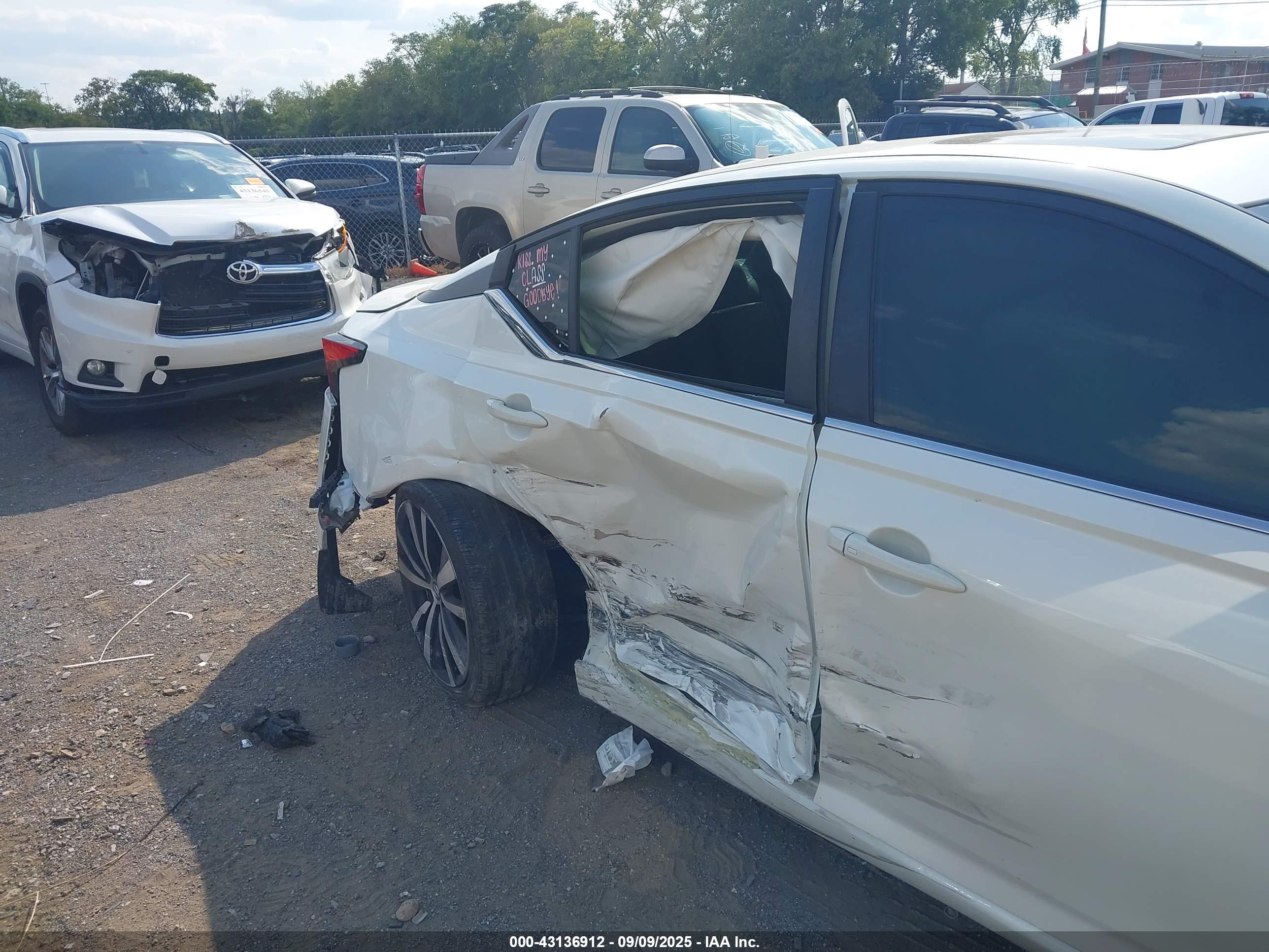 NISSAN ALTIMA image 6