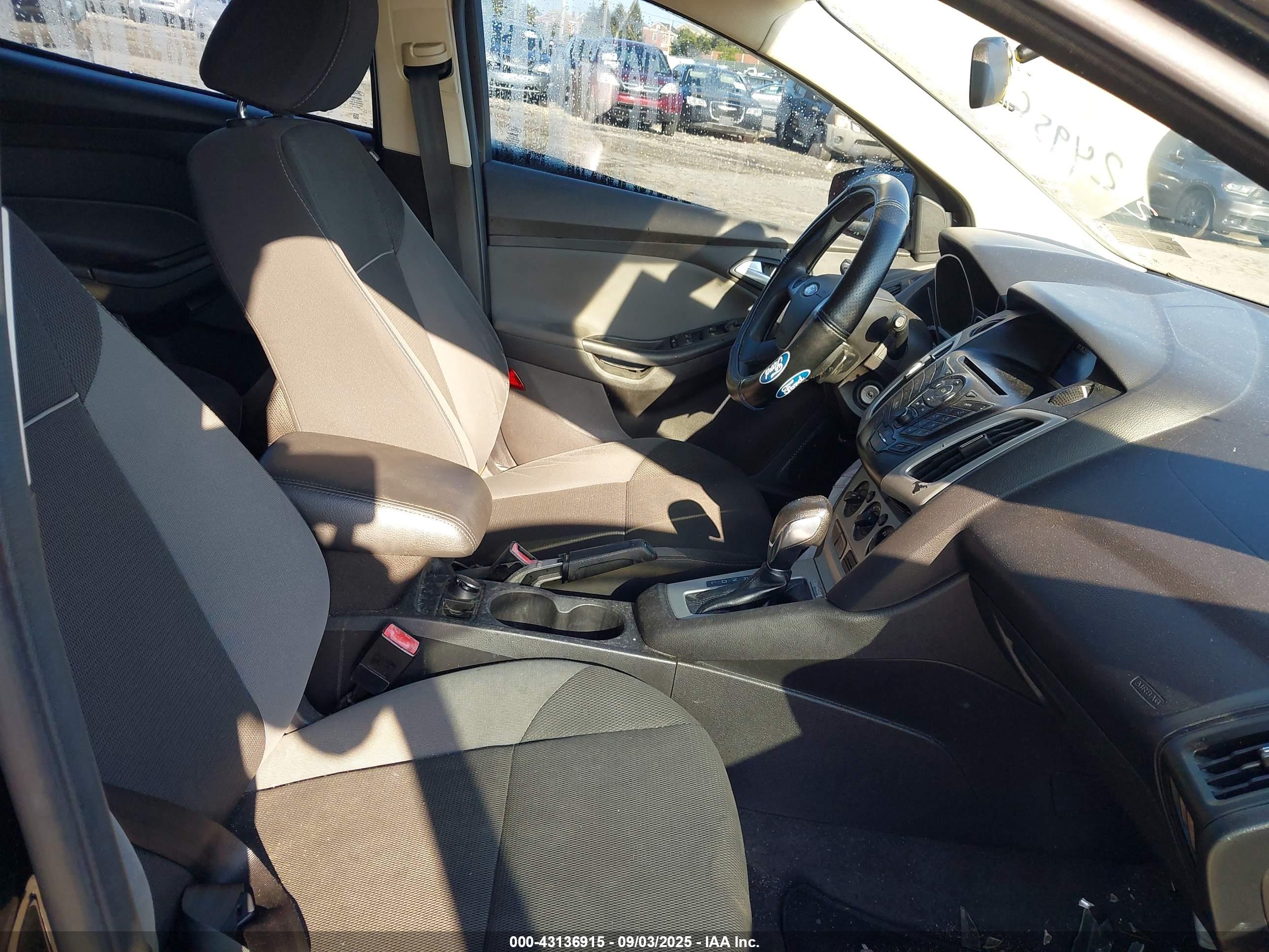 FORD FOCUS image 5