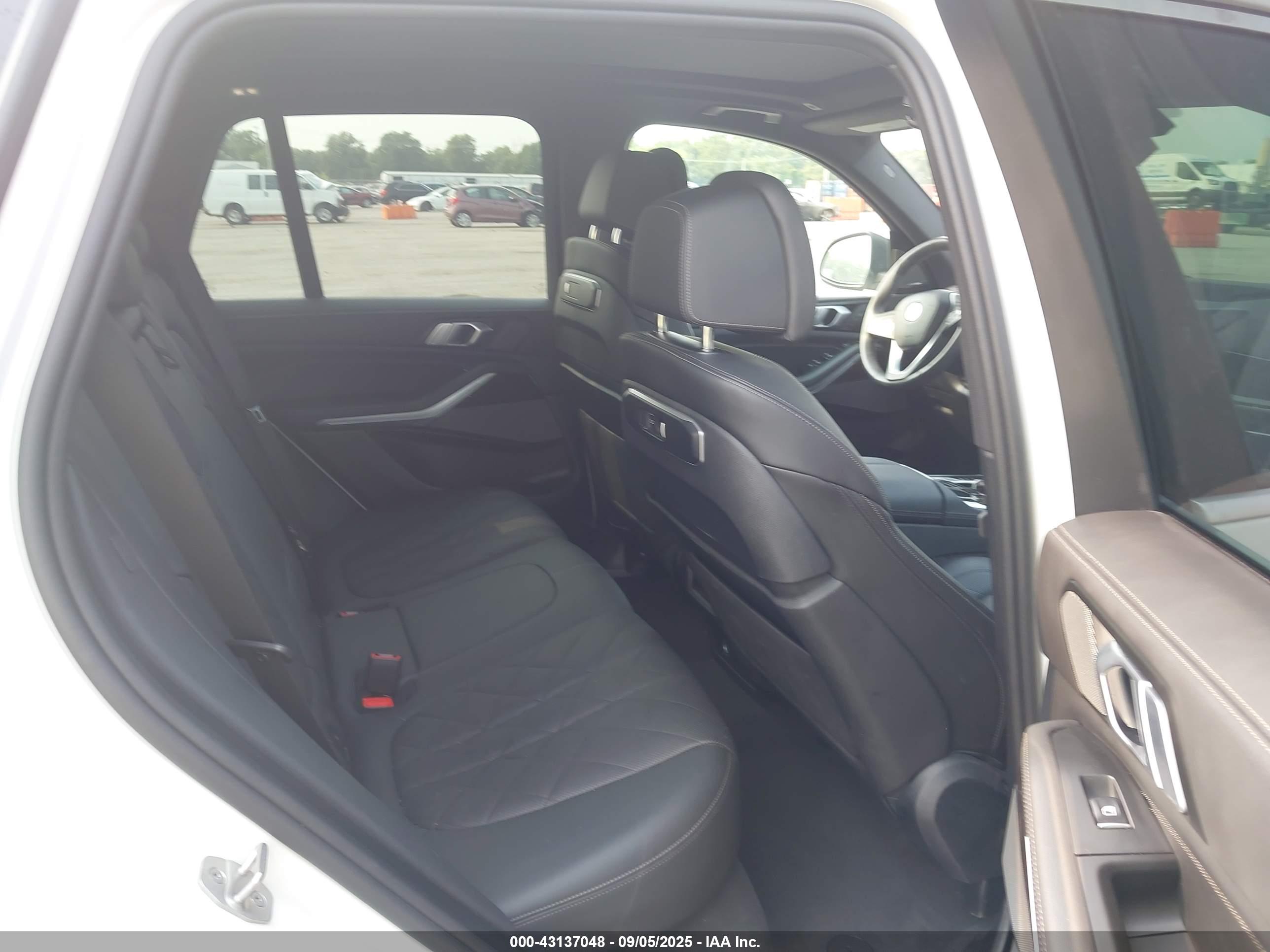 BMW X5 image 8