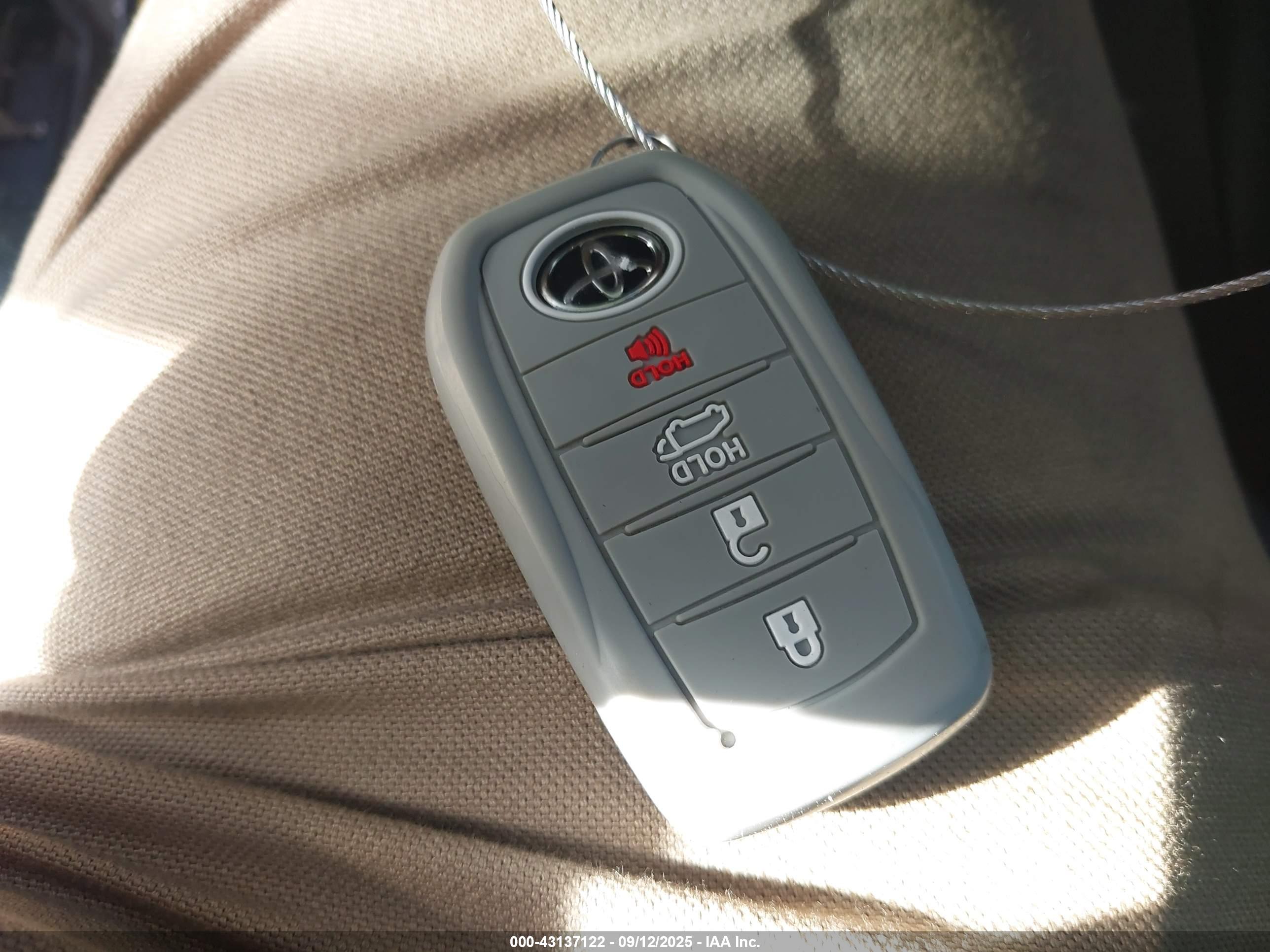 TOYOTA COROLLA image 11