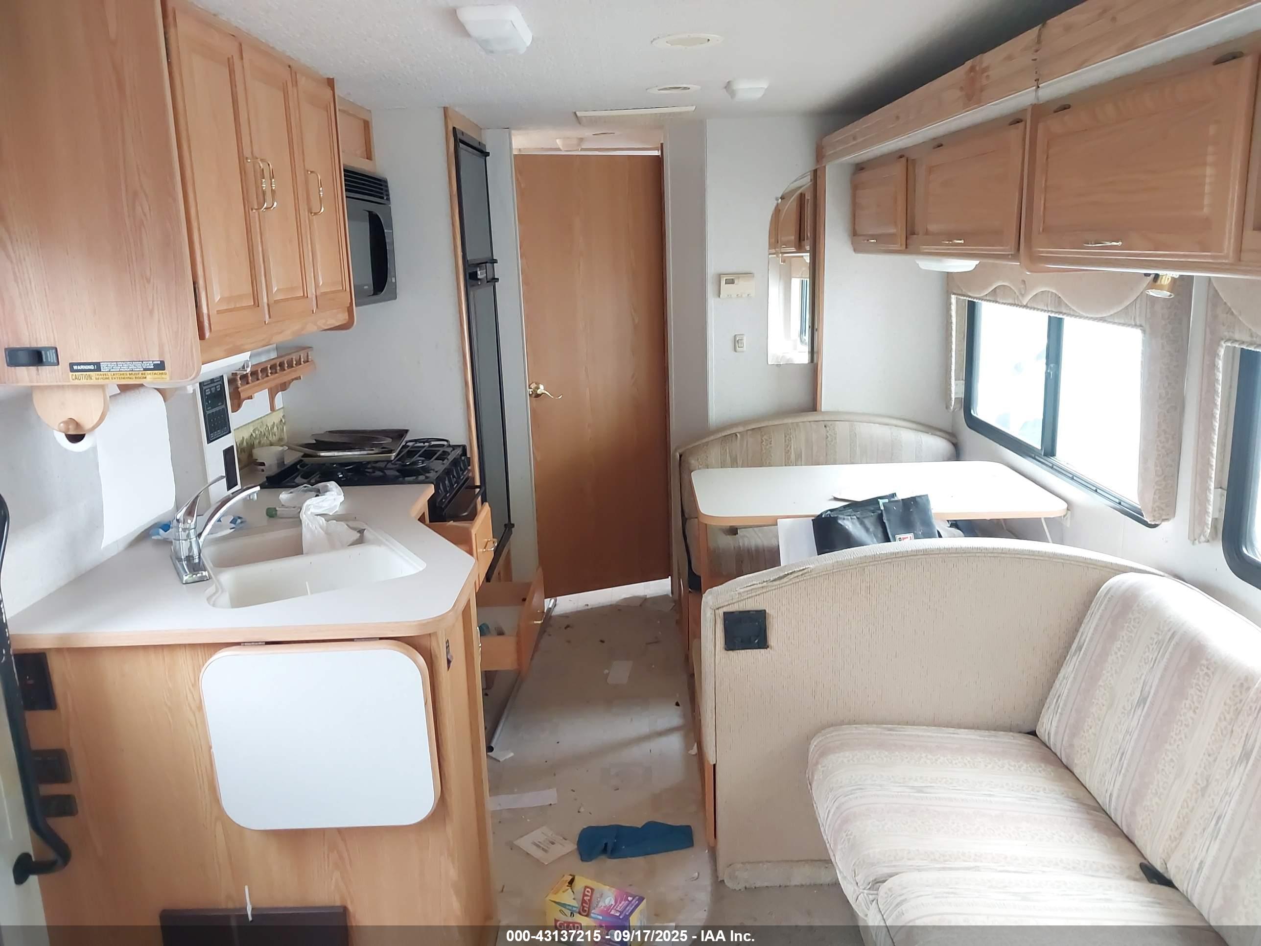 FORD E-450 image 8