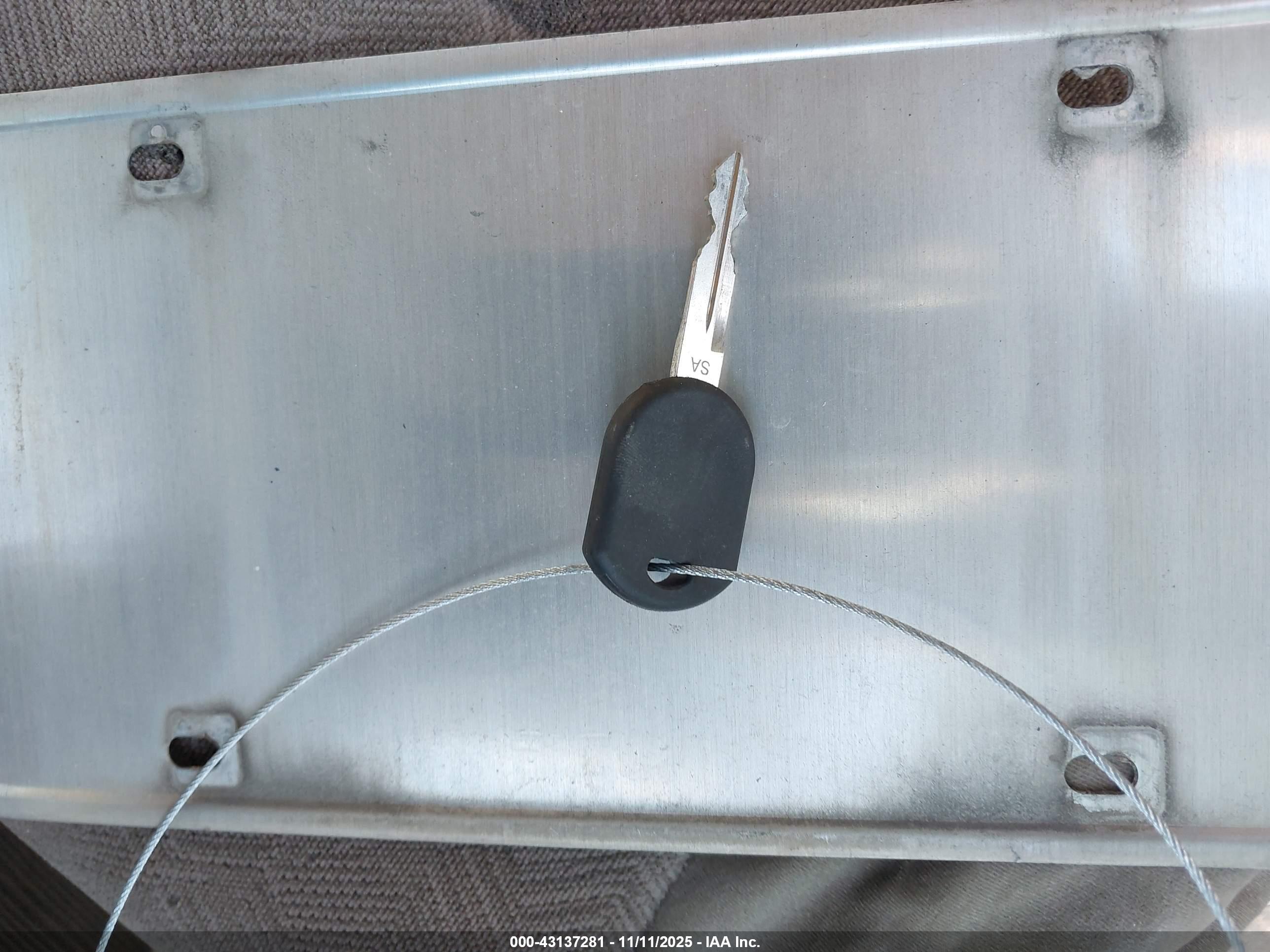 FORD EXPLORER image 11