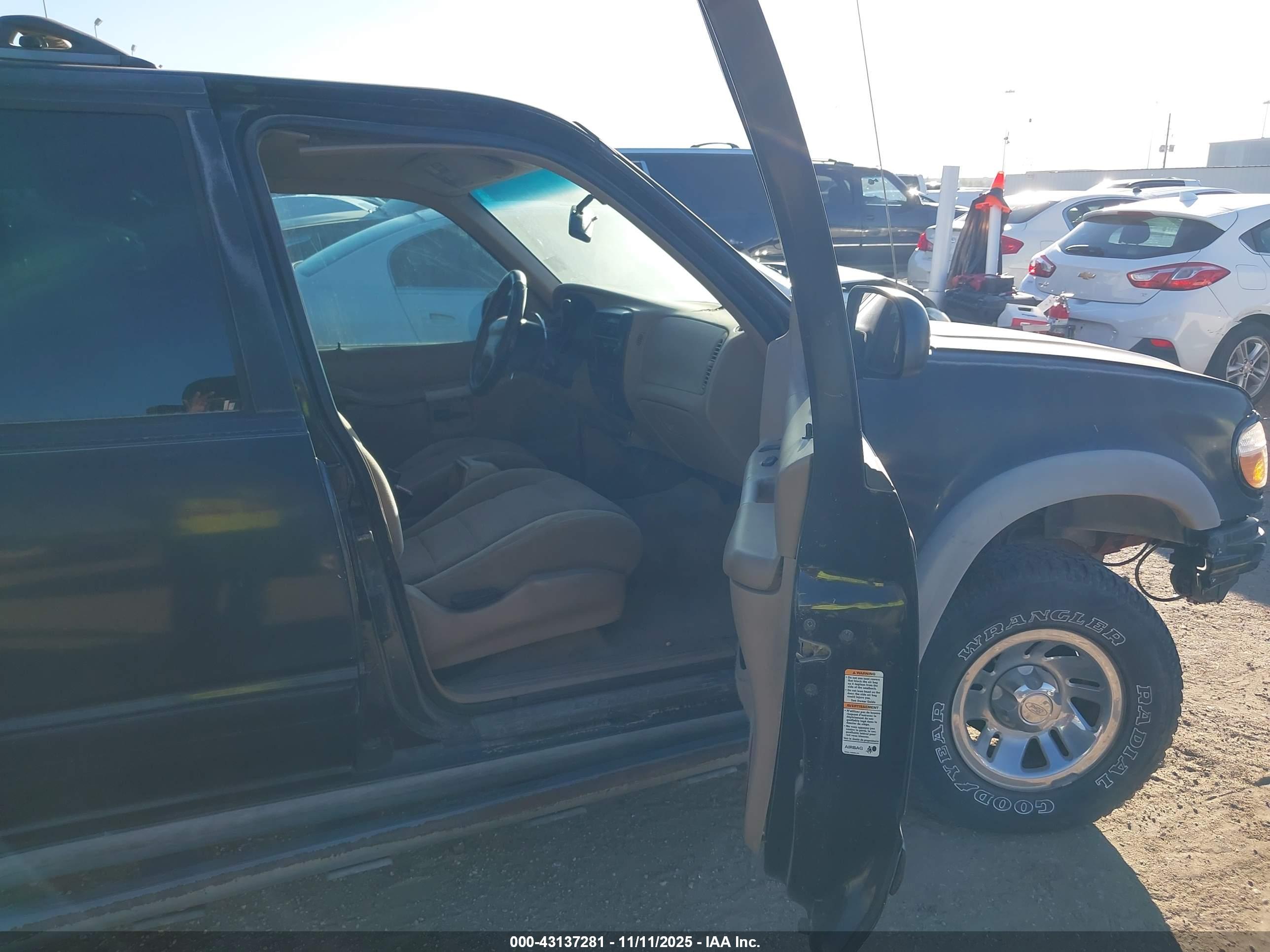 FORD EXPLORER image 5
