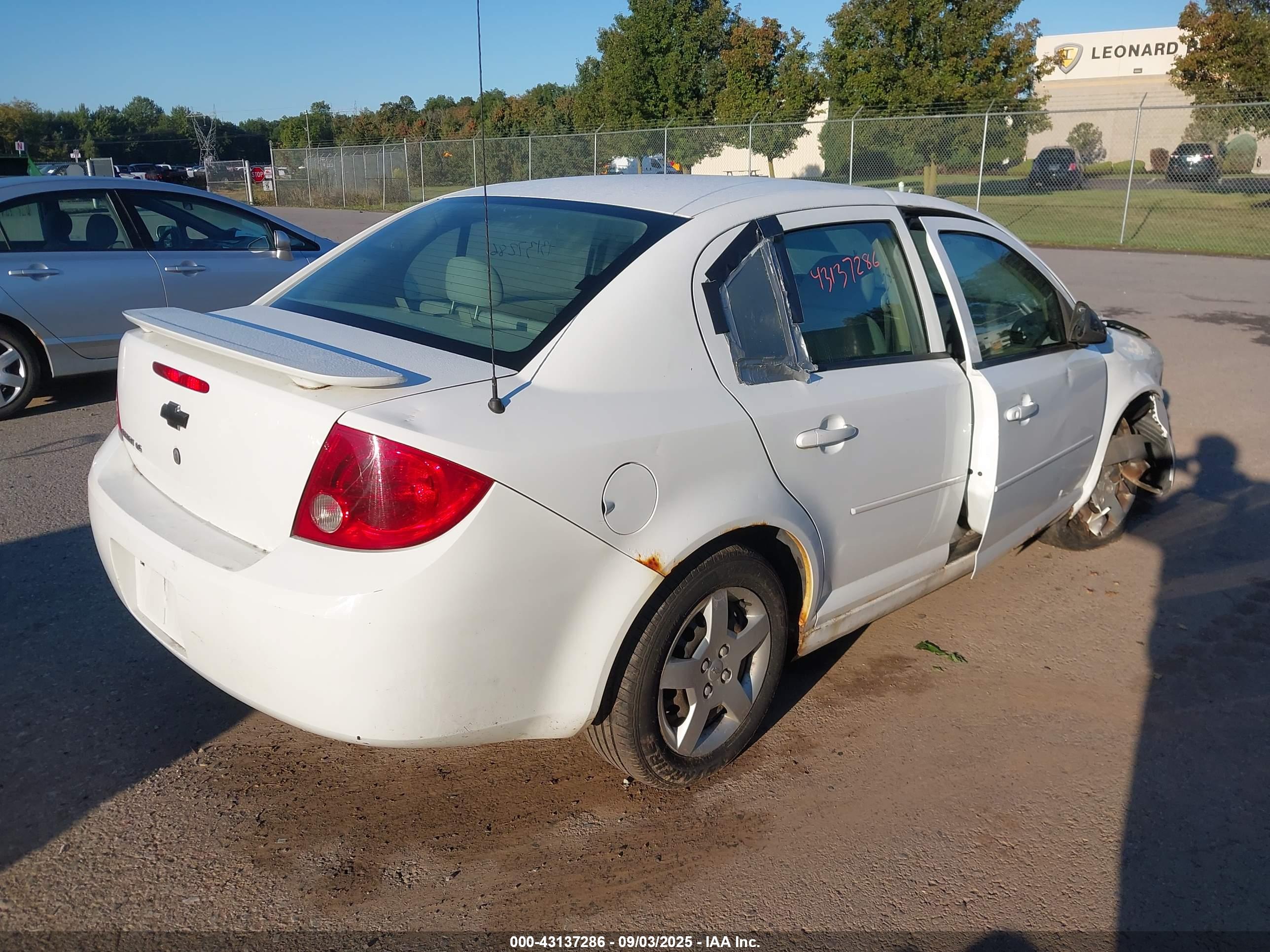 CHEVROLET COBALT image 4