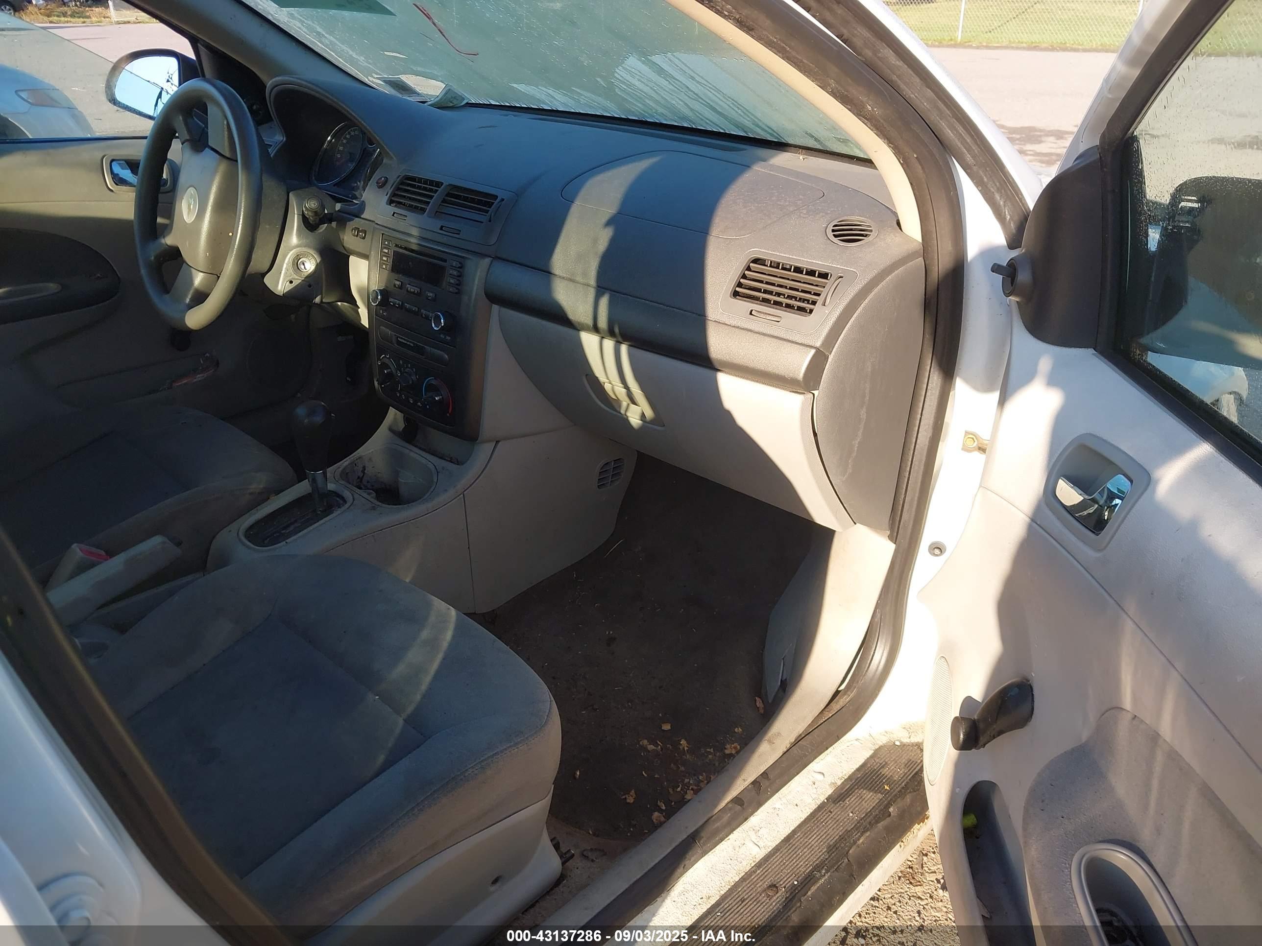 CHEVROLET COBALT image 5