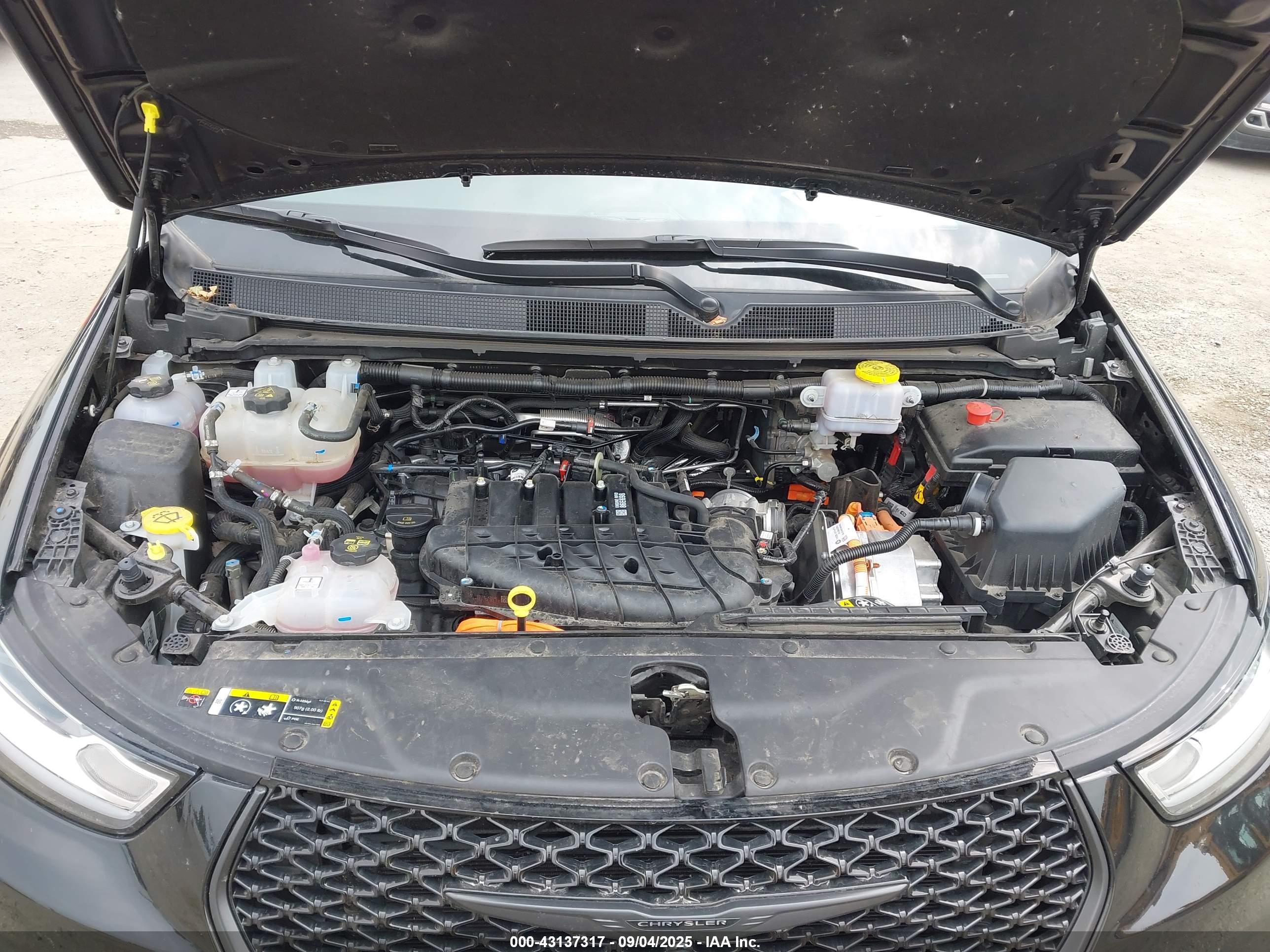 CHRYSLER PACIFICA image 10