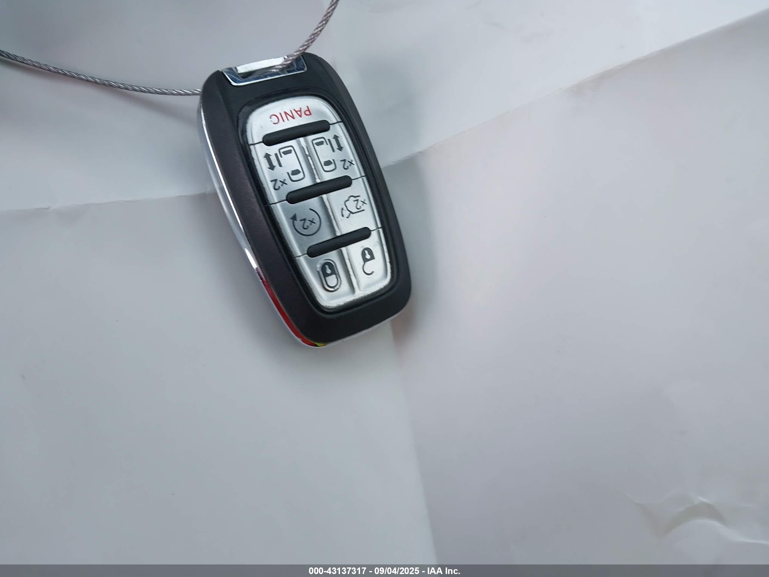 CHRYSLER PACIFICA image 11