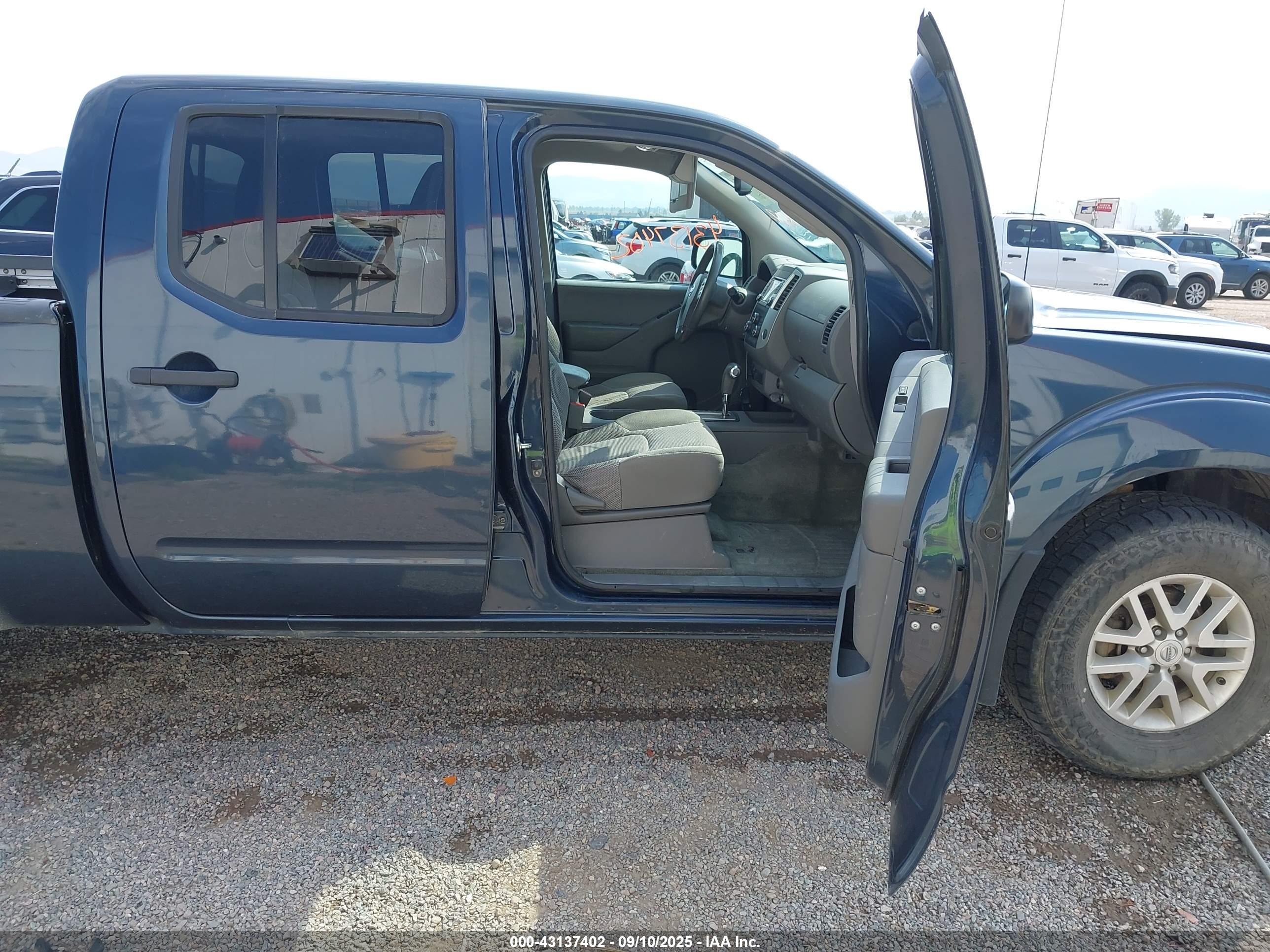 NISSAN FRONTIER image 5