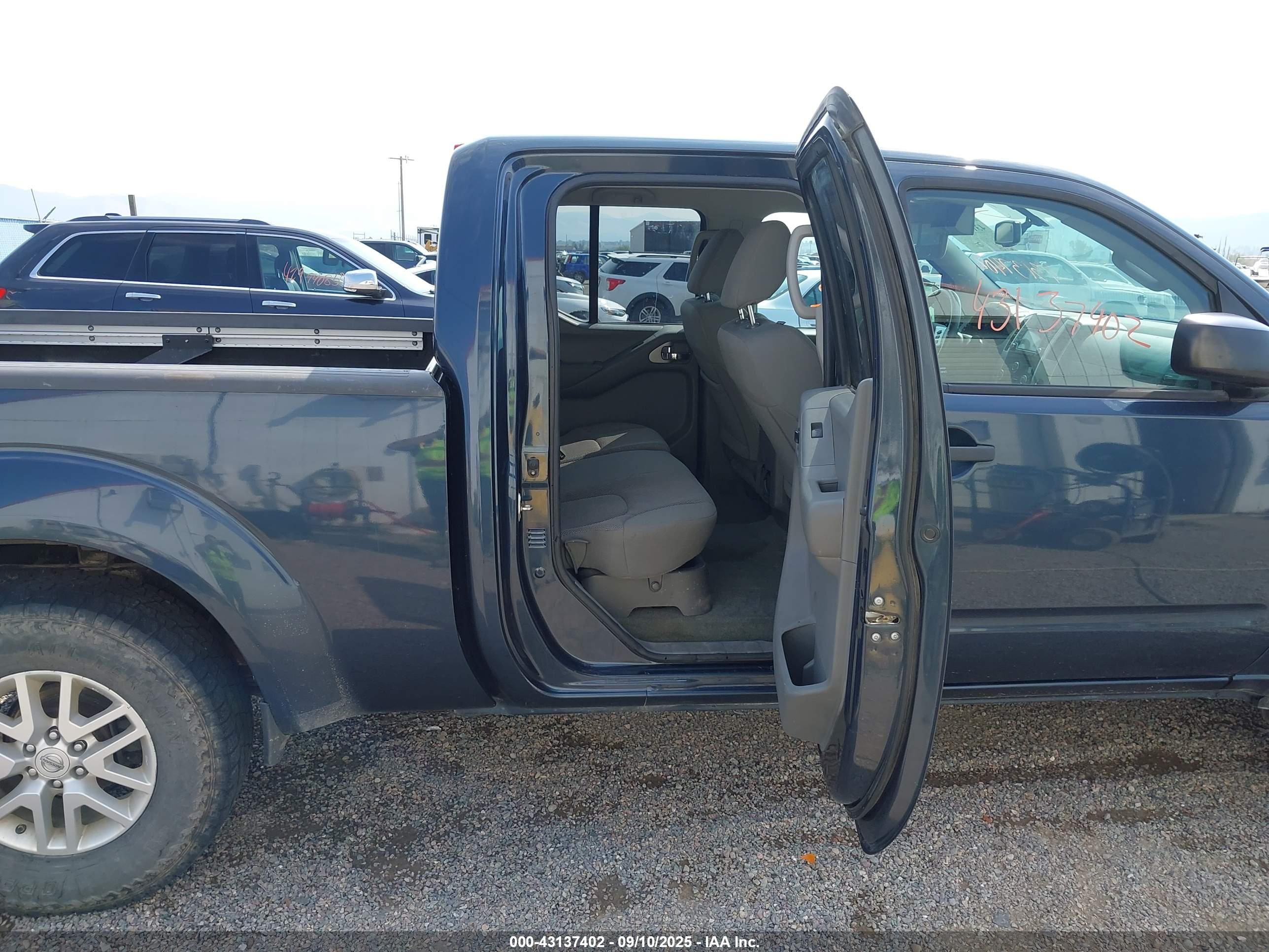 NISSAN FRONTIER image 8