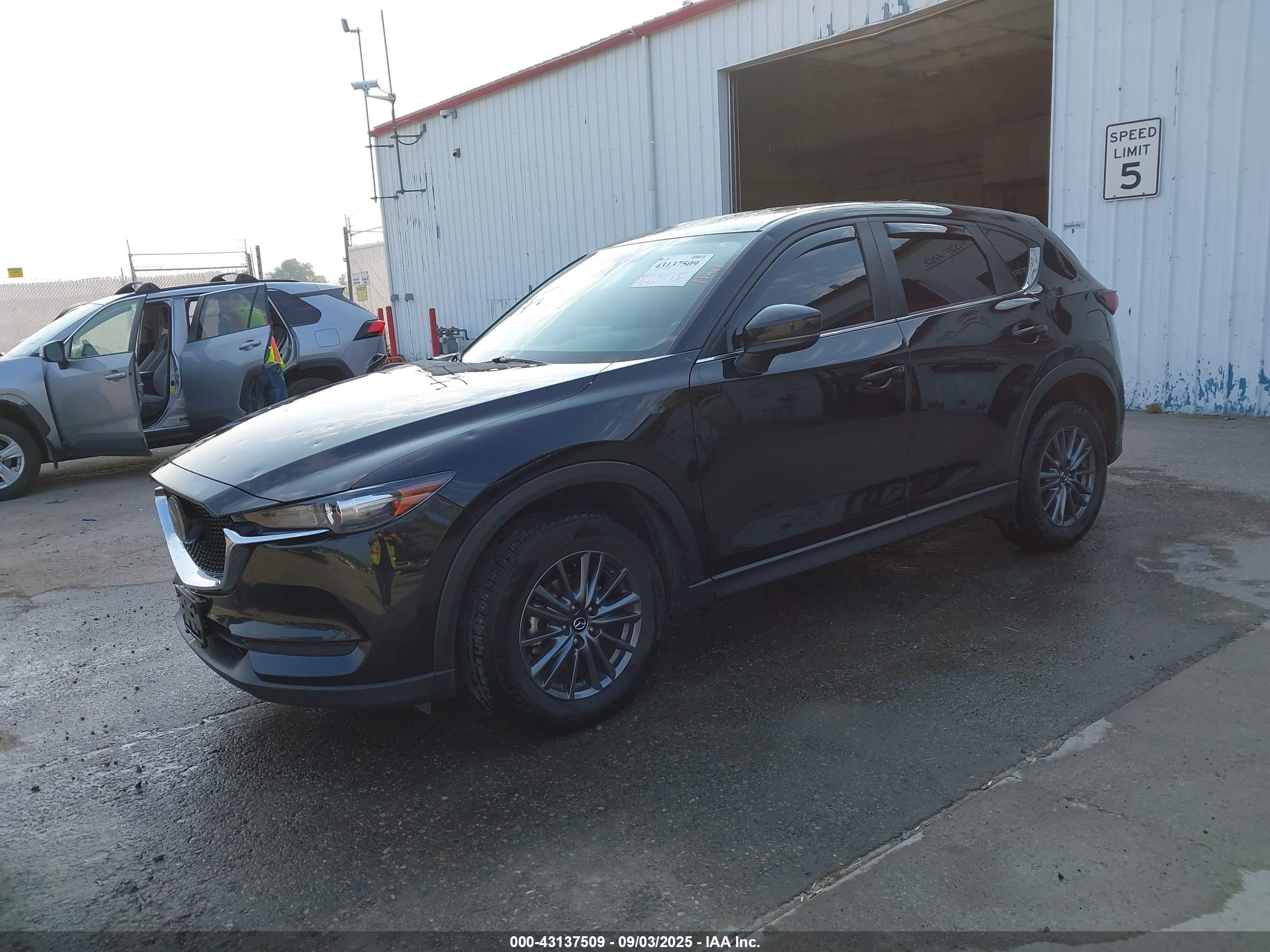 MAZDA CX-5 image 2