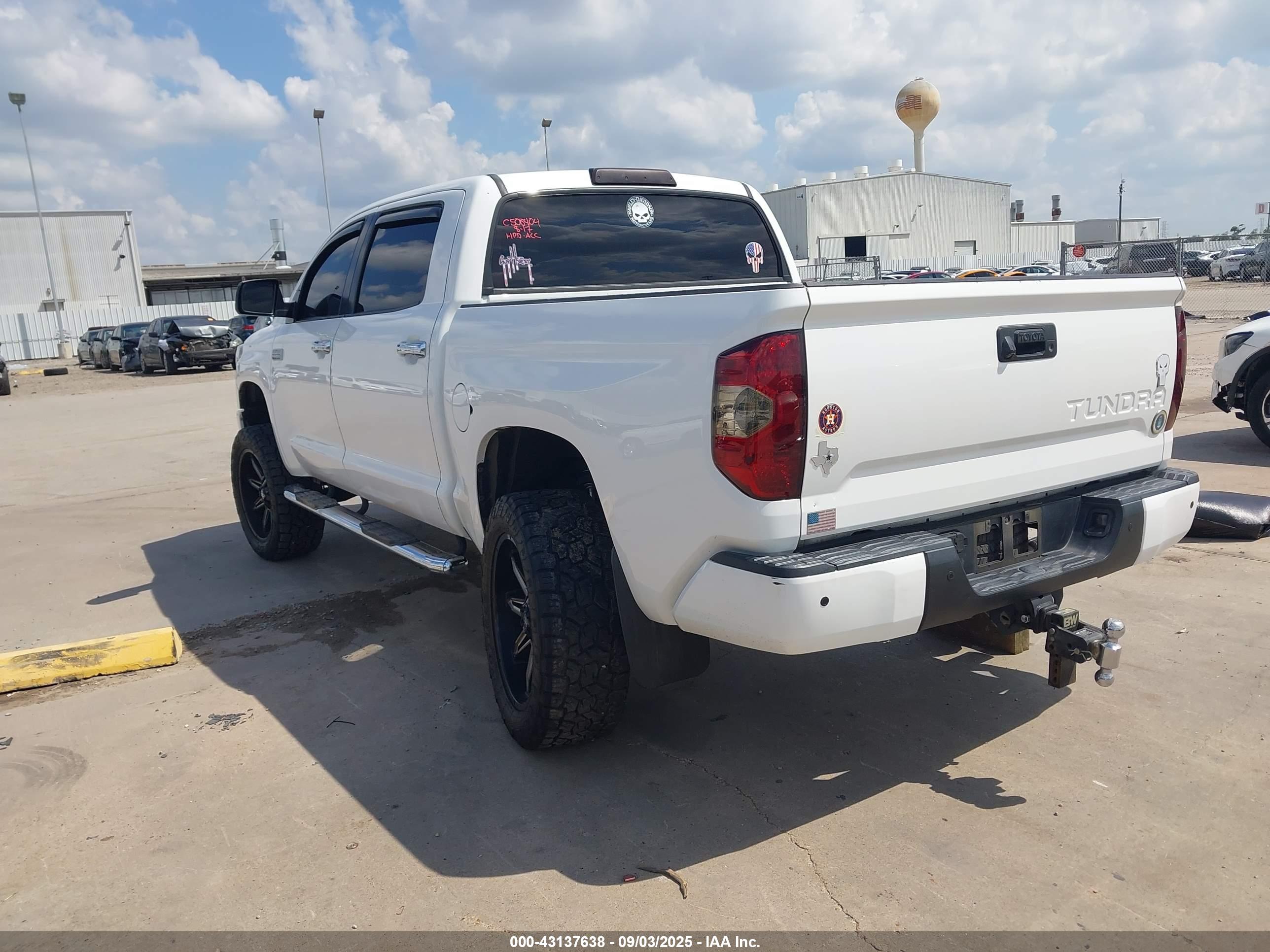 TOYOTA TUNDRA image 3