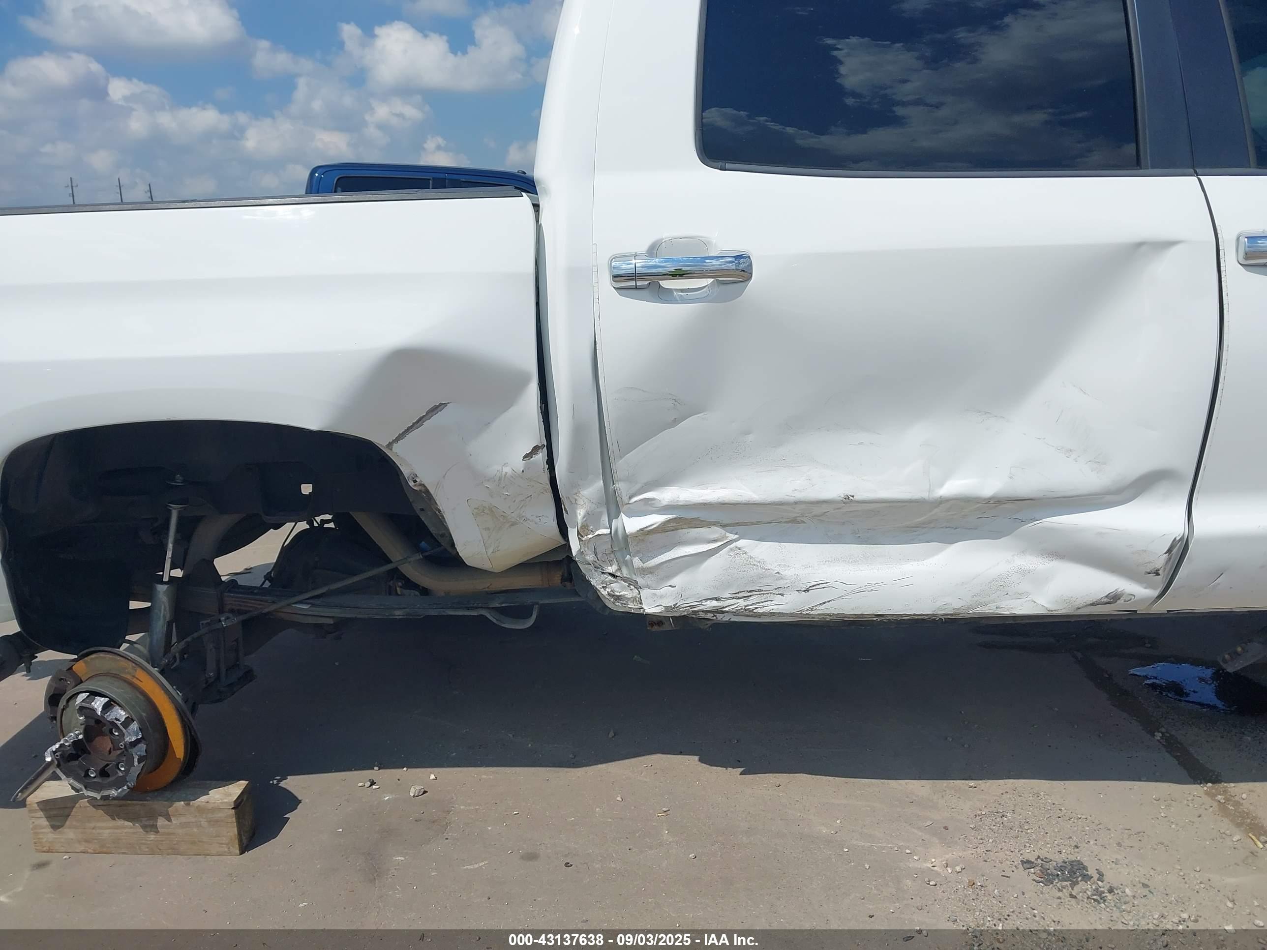 TOYOTA TUNDRA image 6