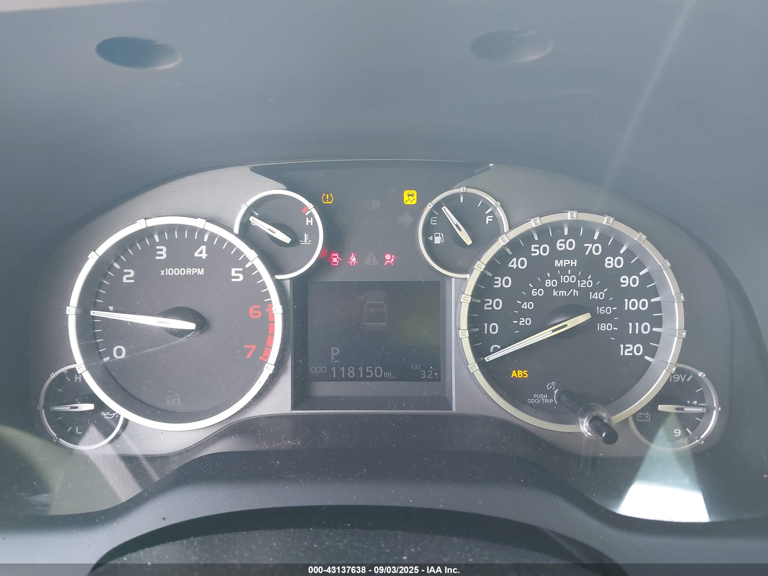 TOYOTA TUNDRA image 7